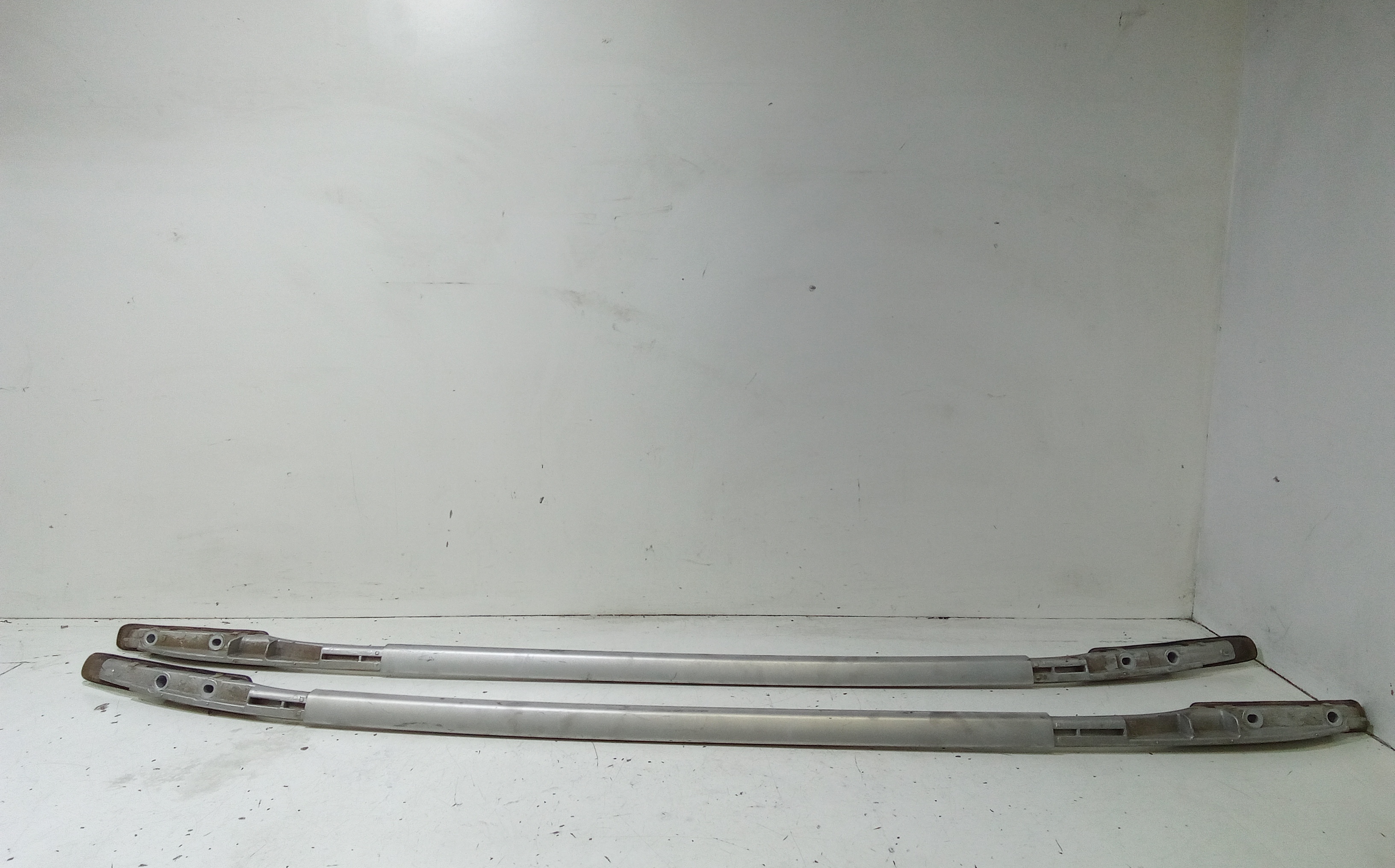 Barre Portatutto Per Mancorrente Tetto Destro + Barre Portatutto Per Mancorrente Tetto Sinistro Usato