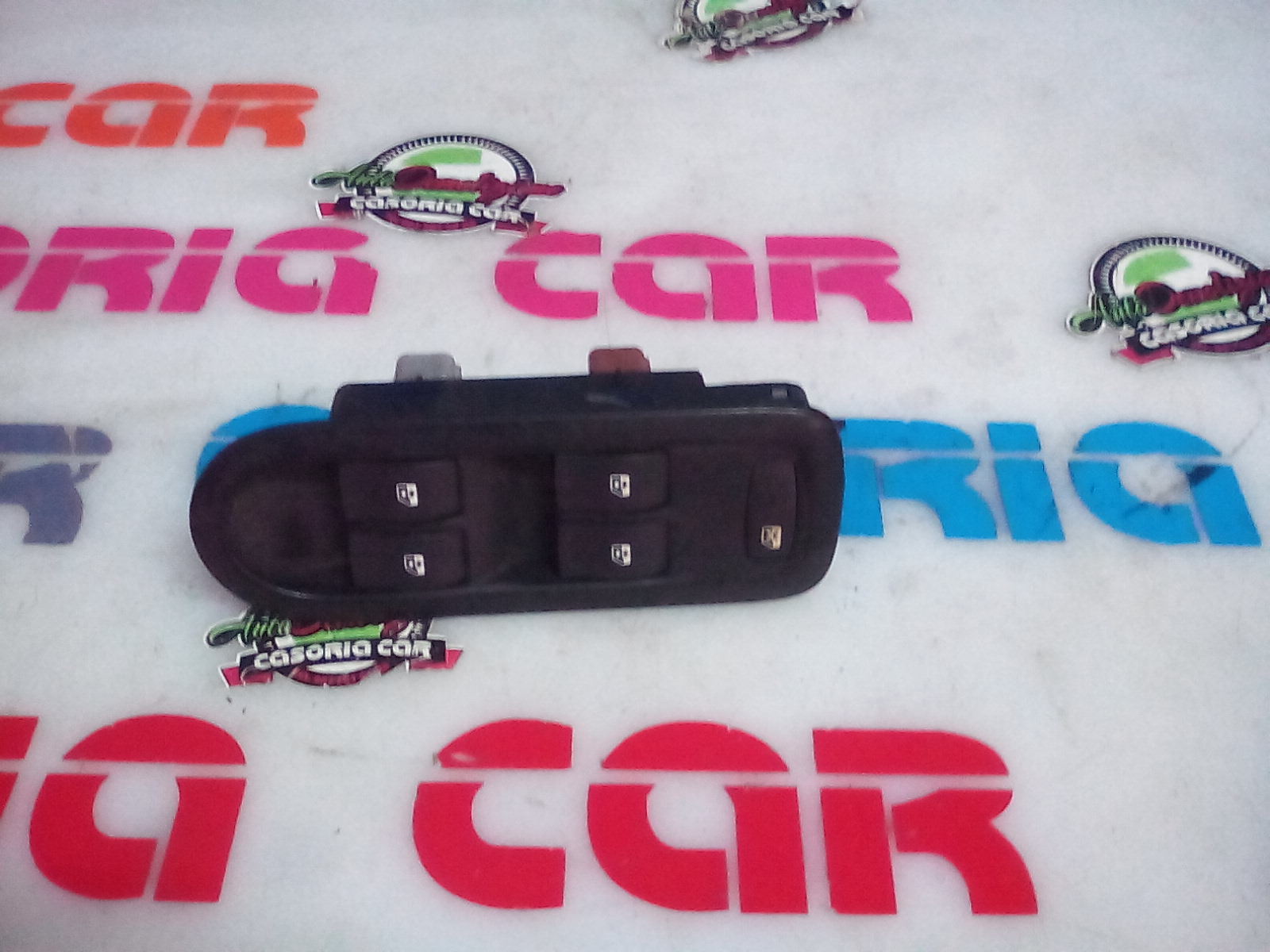 Interruttore Alzacristalli Porta Ant. Sinistro 8200107772 Usato