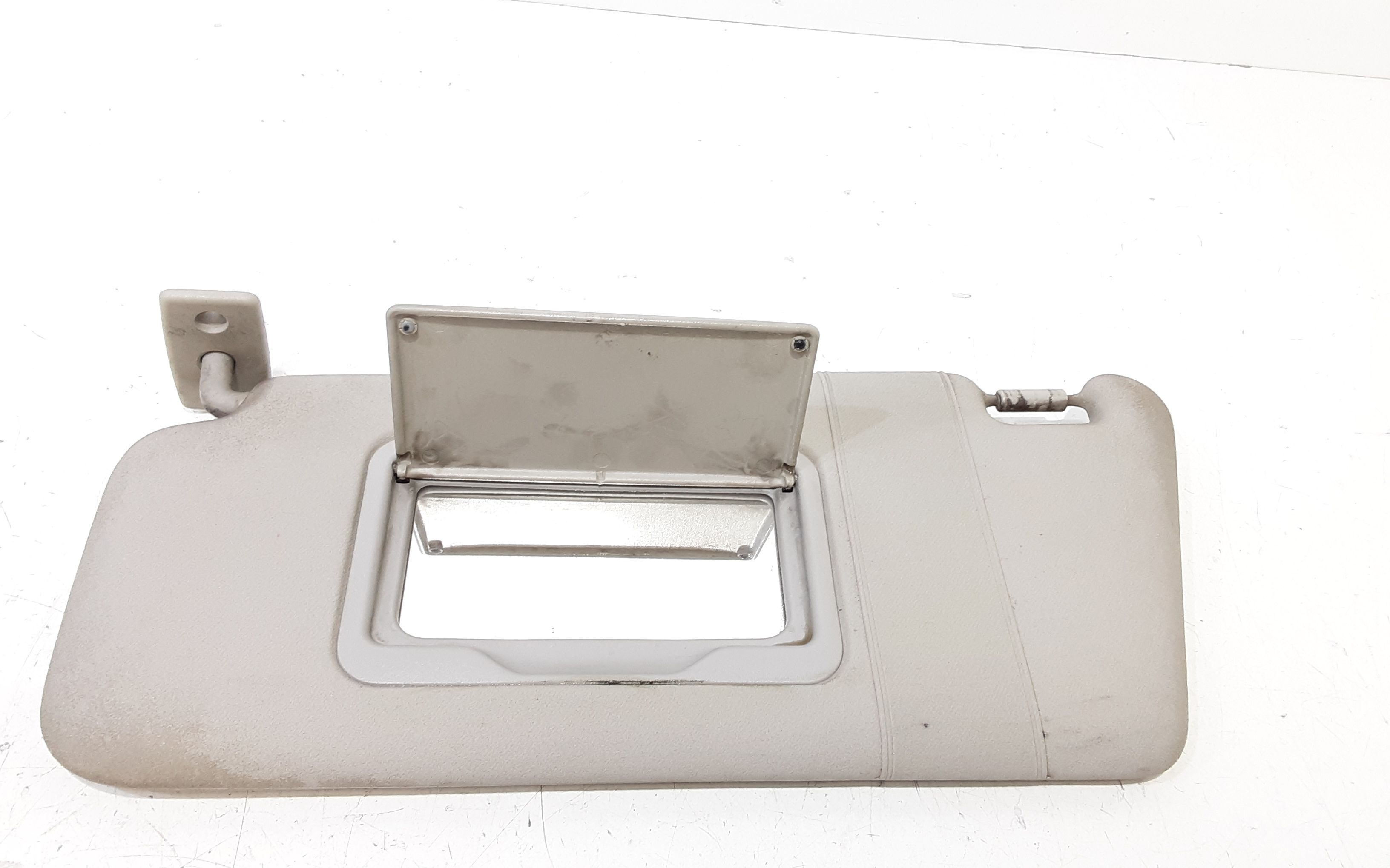 Aletta Parasole Parabrezza Sinistro A1688100110 Usato