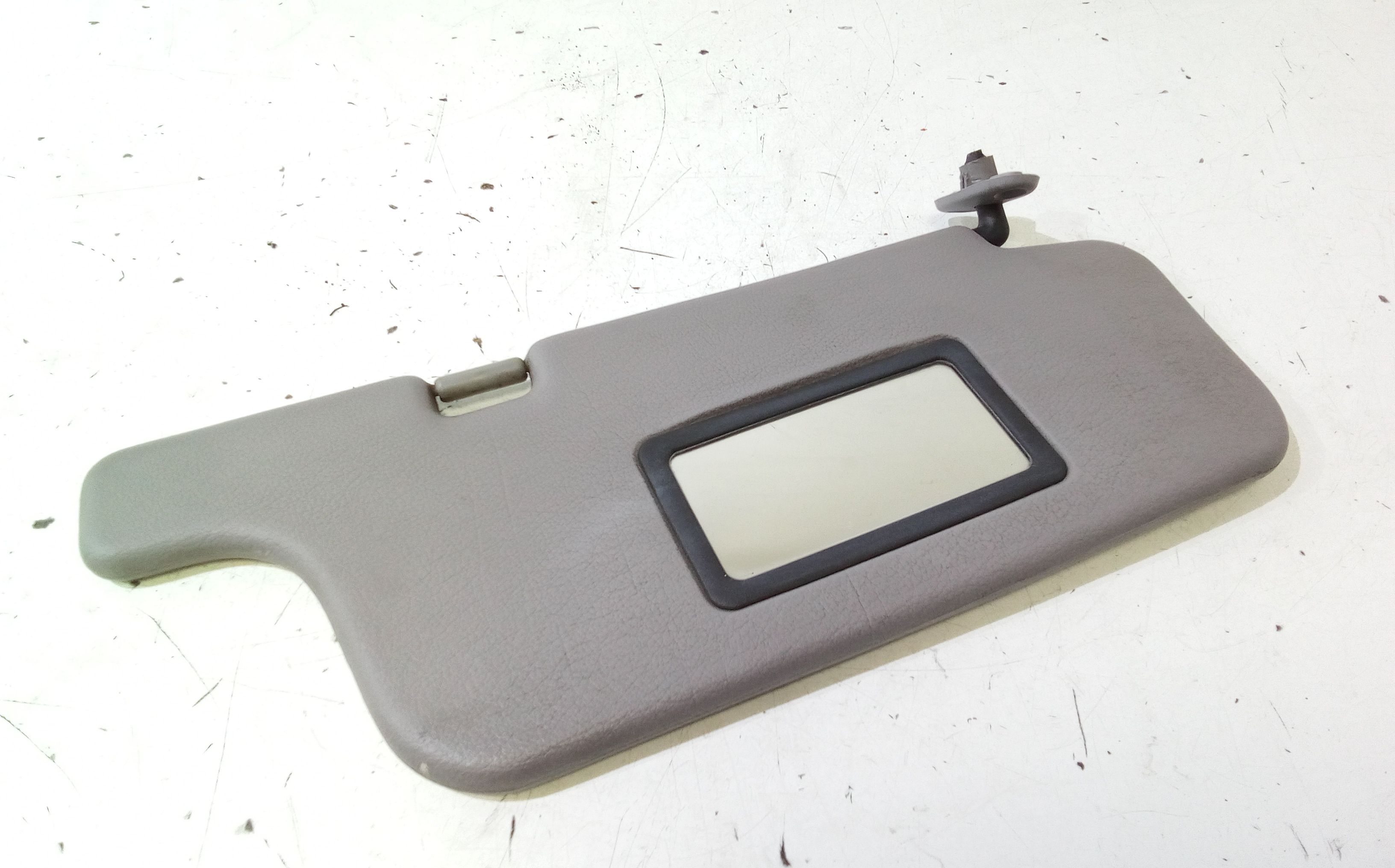 Aletta Parasole Parabrezza Destro 964001F570 Usato