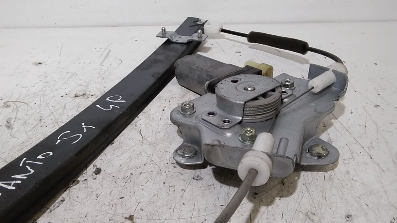 Alzacristallo Porta Ant. Sinistro 8240107000 Usato