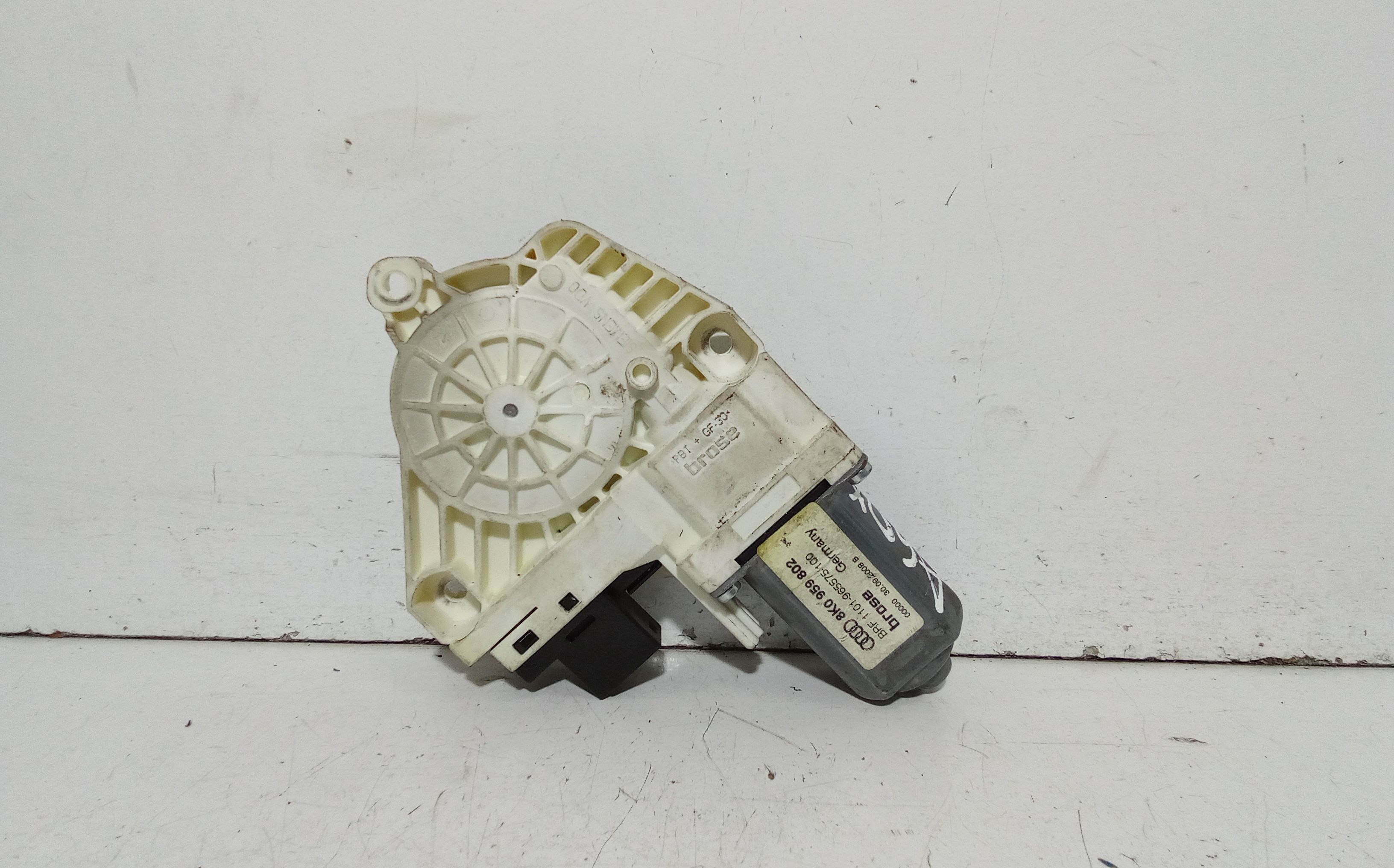 Motorino Alzacristallo Porta Ant. Destro 8T0959802B Usato