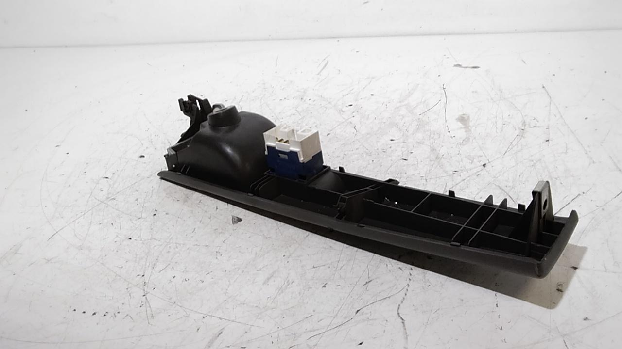 Interruttore Alzacristalli Porta Ant. Destro Usato