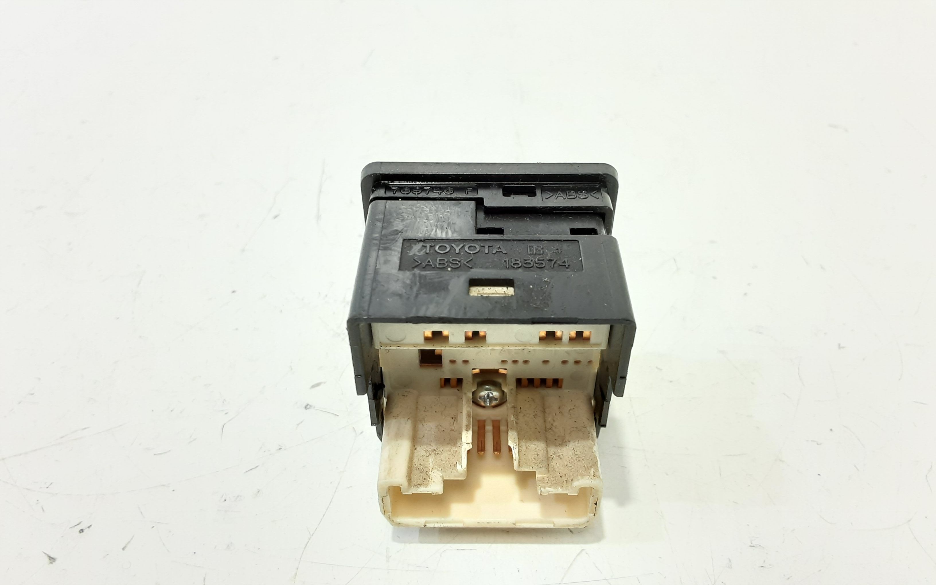 Interruttore Regolazione Retrovisore Est. 8487034010 Usato