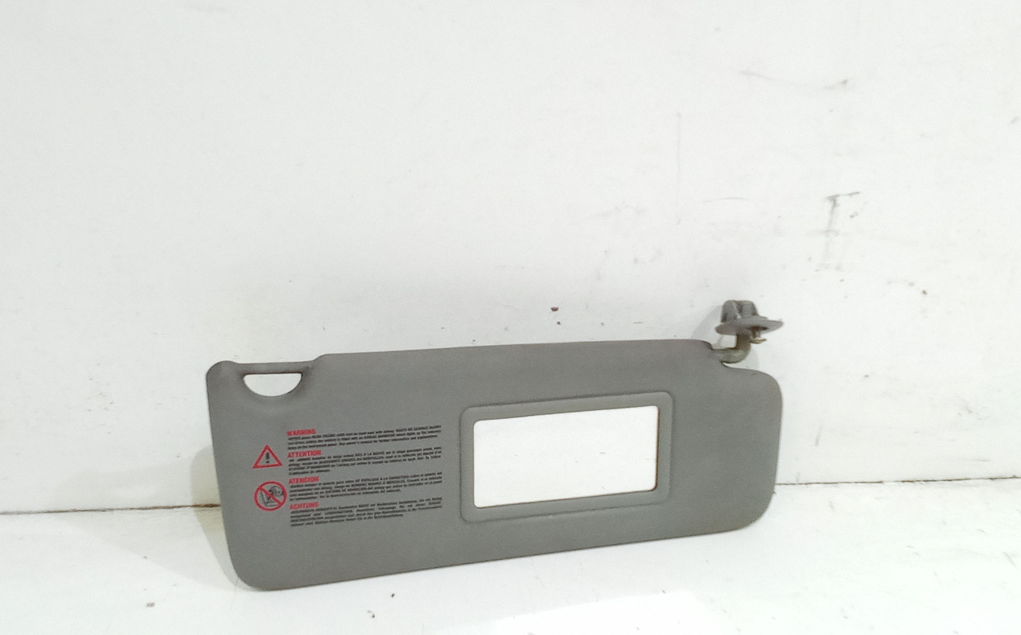 Aletta Parasole Parabrezza Destro 8200240038 Usato