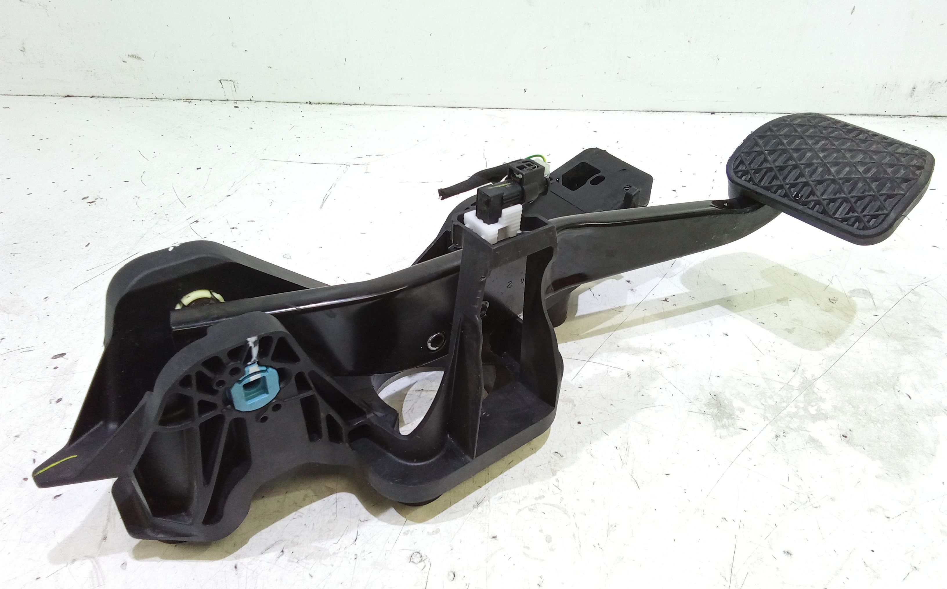 Pedale Freno A1772901000 Usato