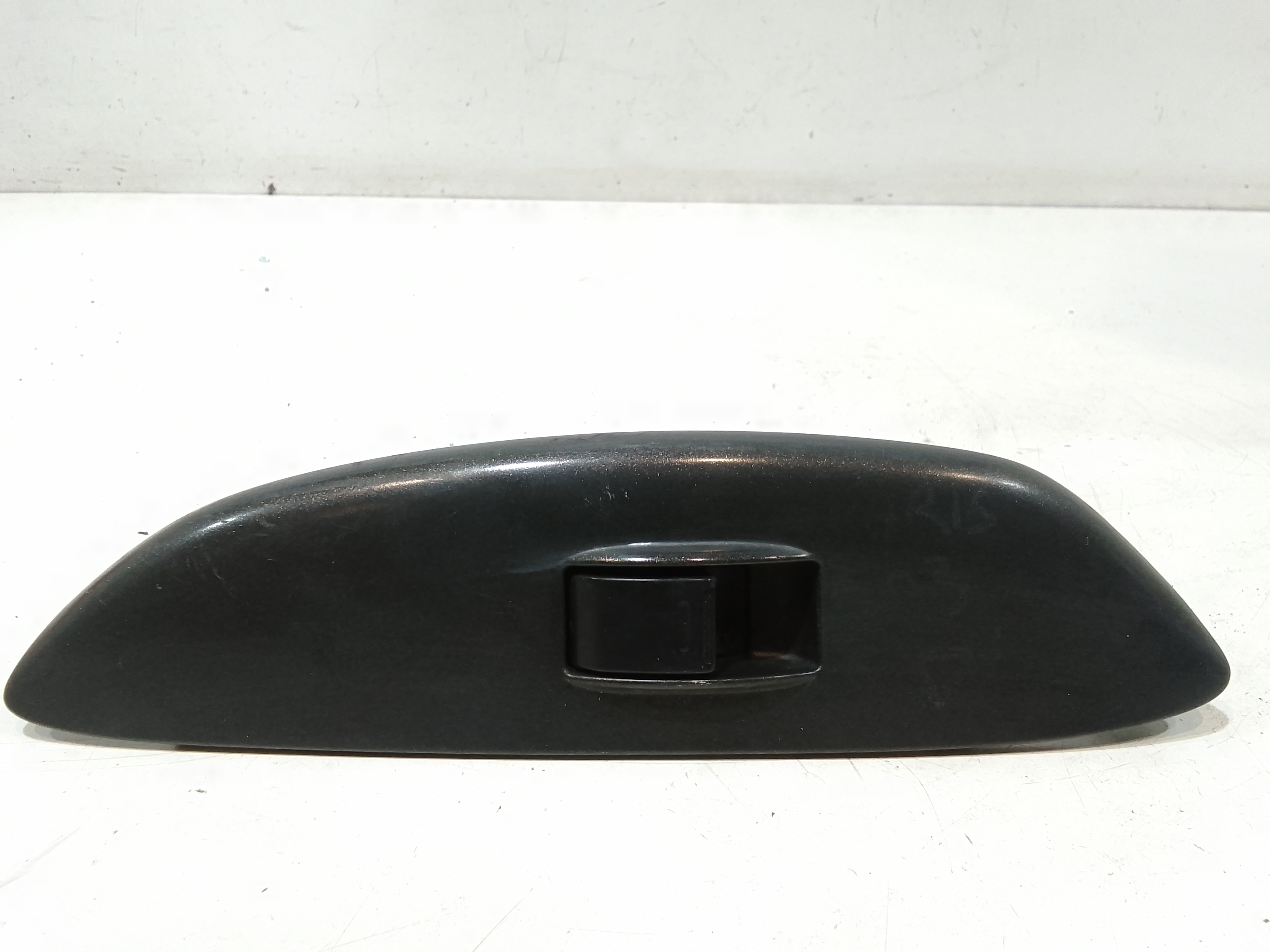 Interruttore Alzacristalli Porta Ant. Destro 8481012080 Usato