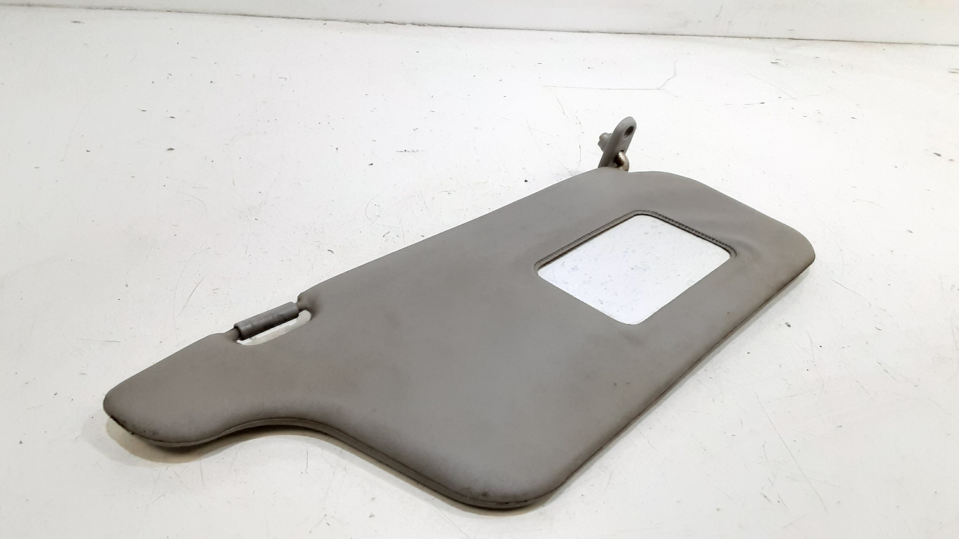 Aletta Parasole Parabrezza Destro 8520202500OB Usato