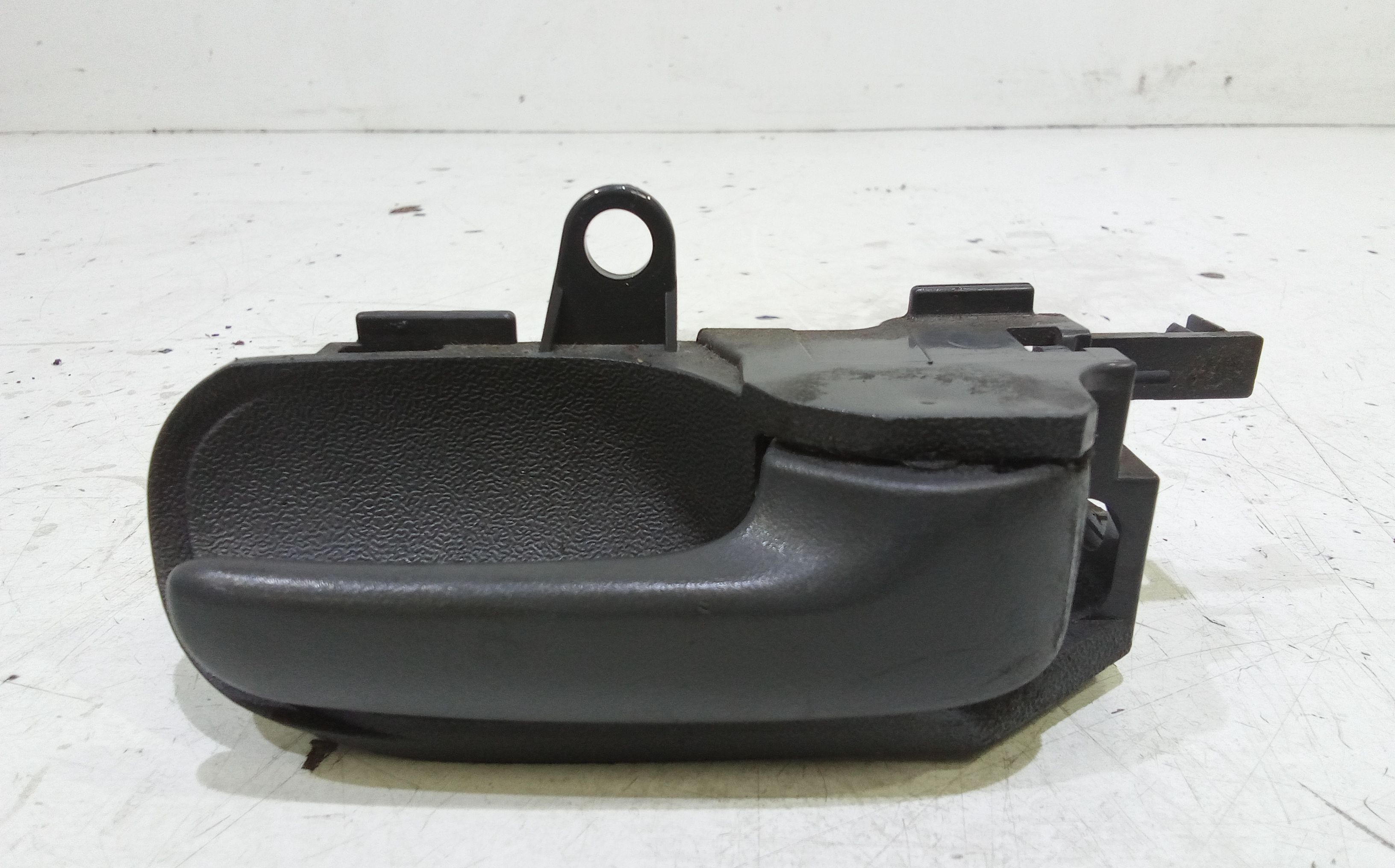 Maniglia Int. Apertura Porta Post. Destro 9143K8 Usato