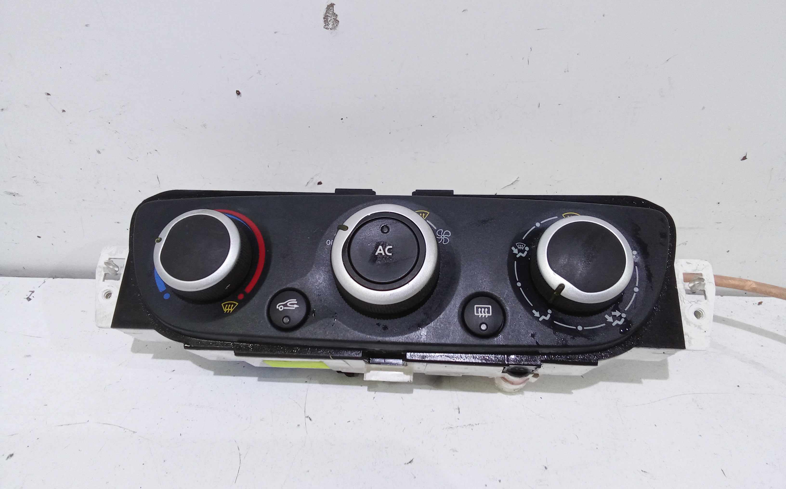 Blocco Comando Climatizzazione 275101203R Usato