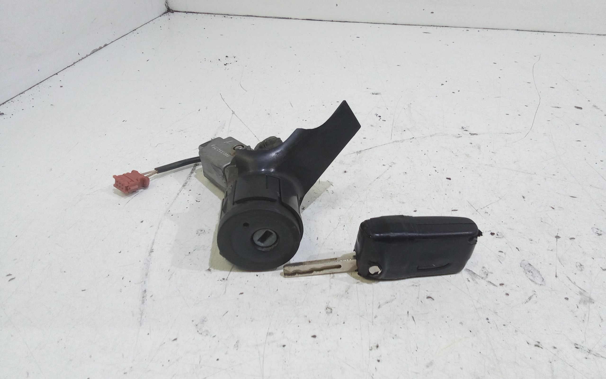 Commutatore Avviamento Con Cilindretti Serrature Usato