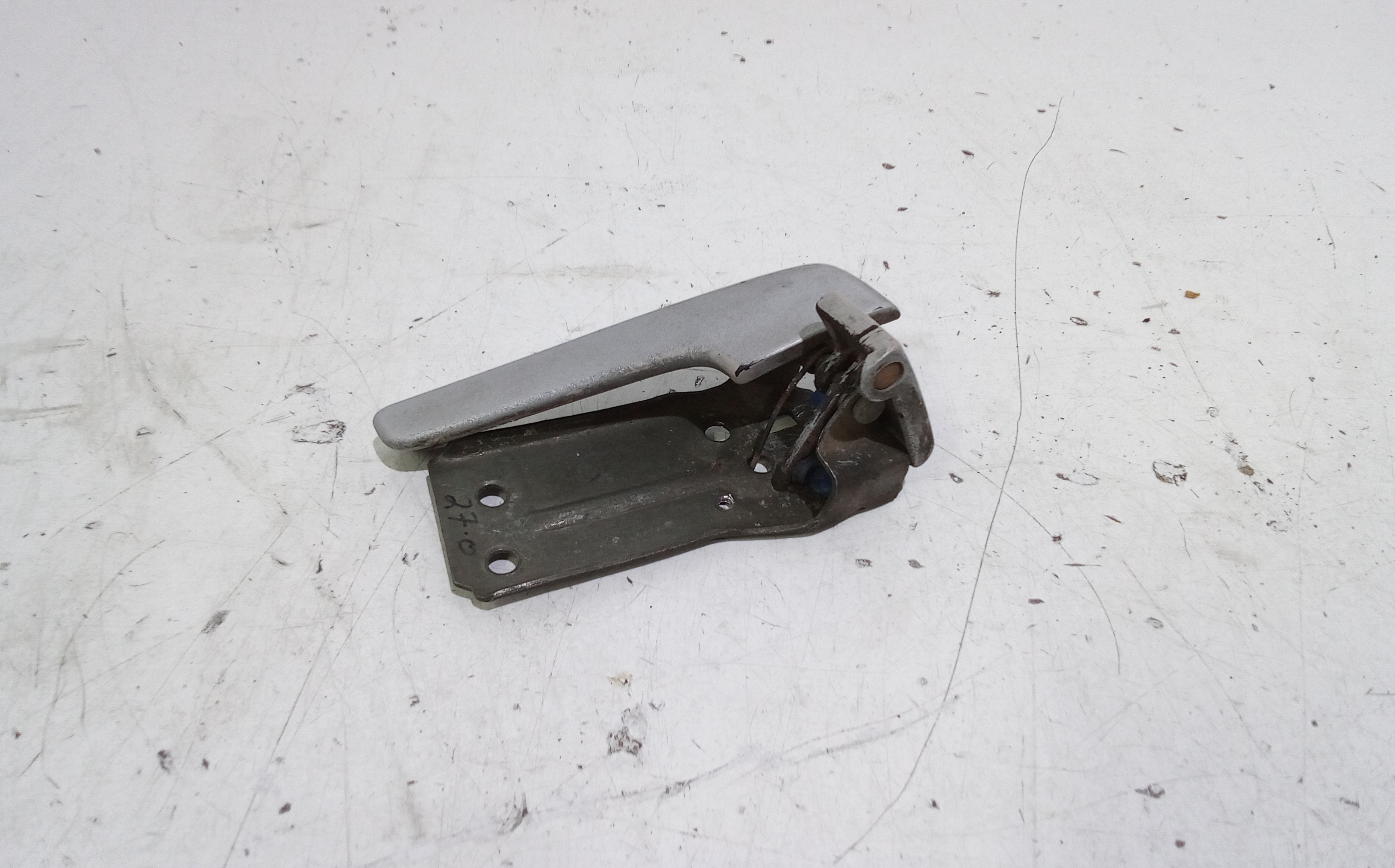 Maniglia Int. Apertura Porta Post. Sinistro 269972300173 Usato