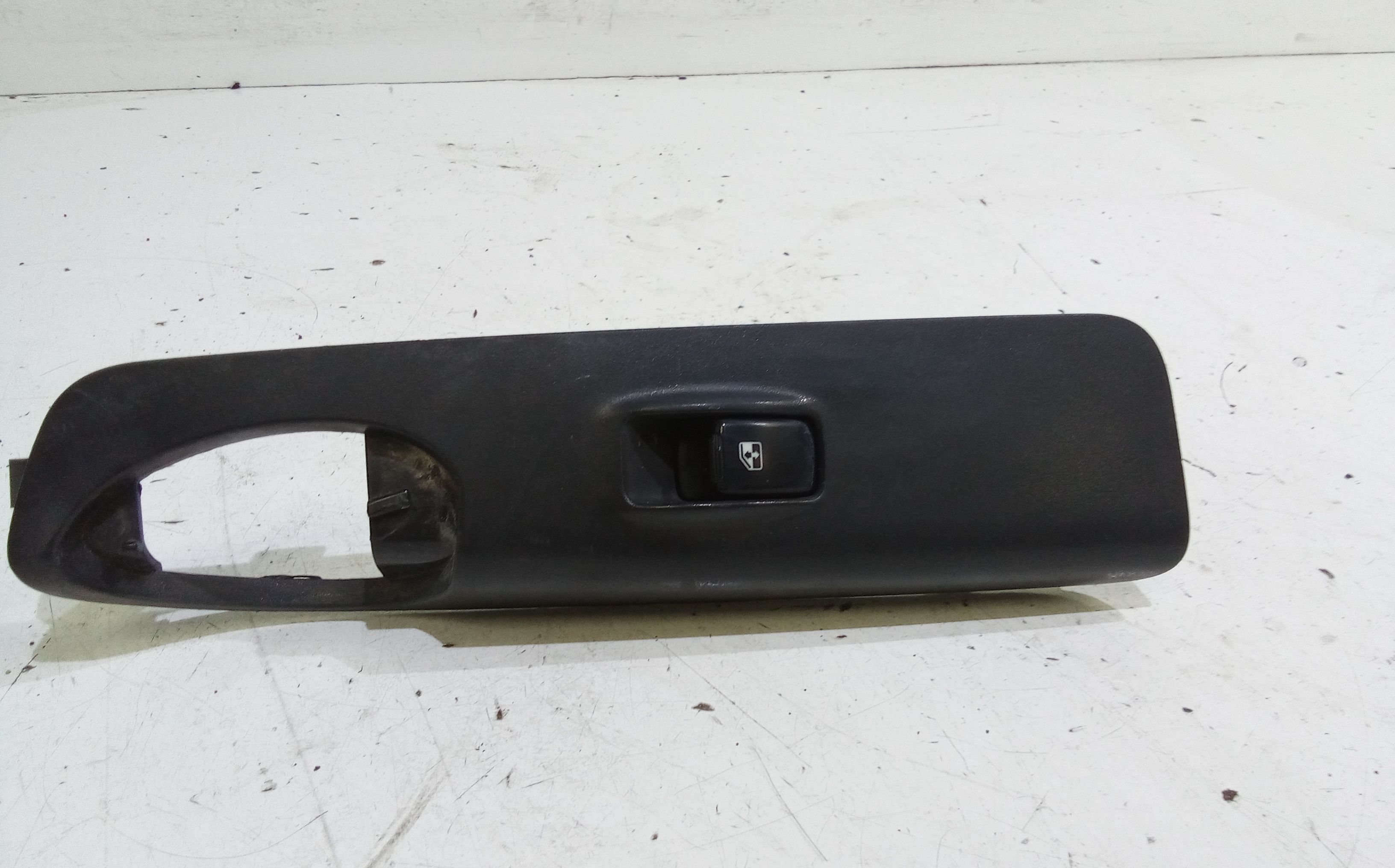 Interruttore Alzacristalli Porta Ant. Destro Usato