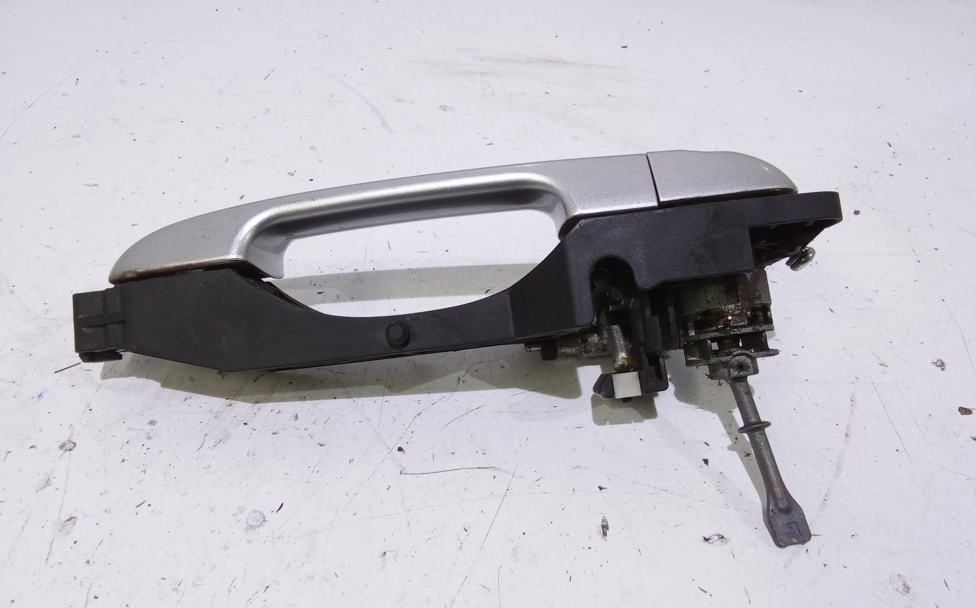 Maniglia Int. Apertura Porta Ant. Sinistro 826101H000EQ Usato