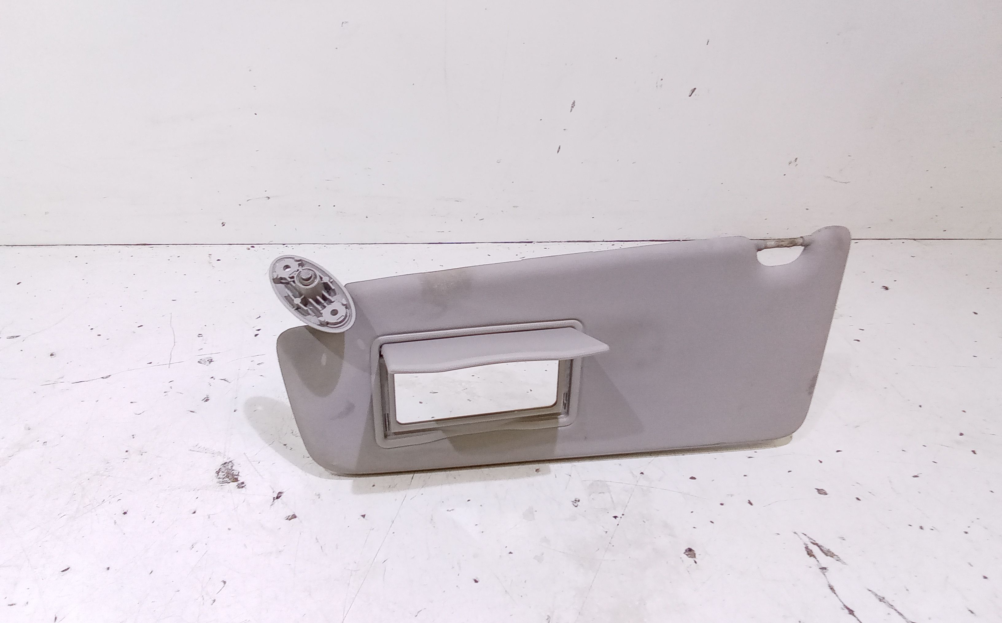 Aletta Parasole Parabrezza Sinistro 1599321 Usato