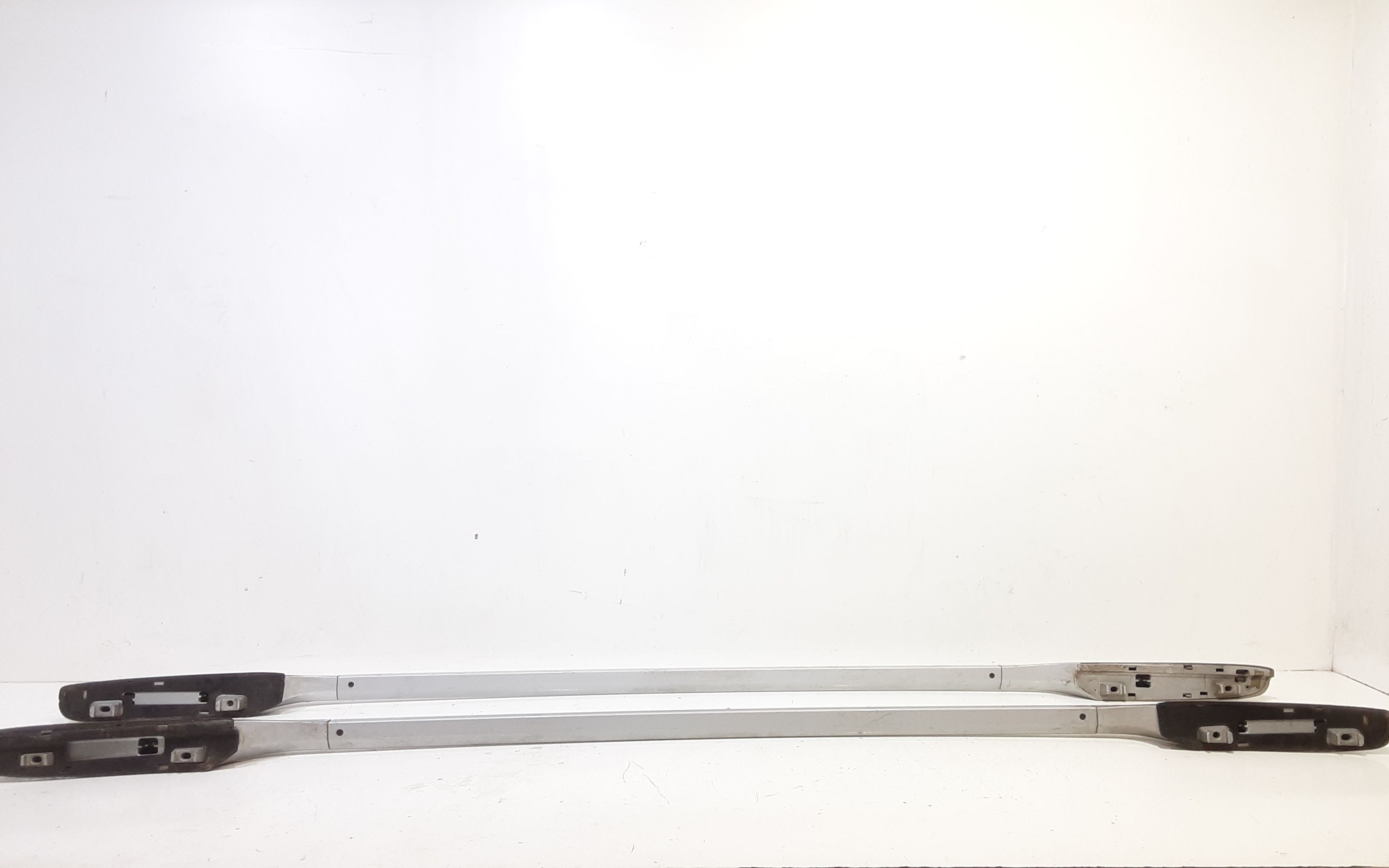 Barre Portatutto Per Mancorrente Tetto Destro + Barre Portatutto Per Mancorrente Tetto Sinistro Usato