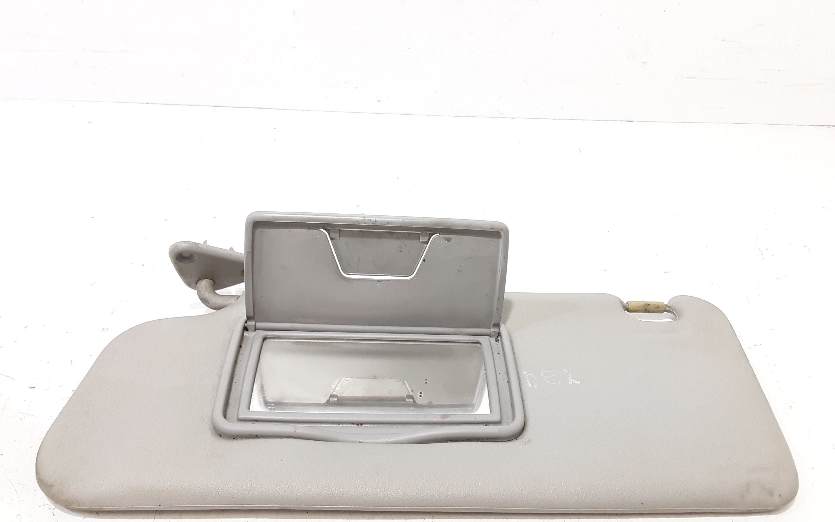 Aletta Parasole Parabrezza Sinistro 7620A067HA Usato