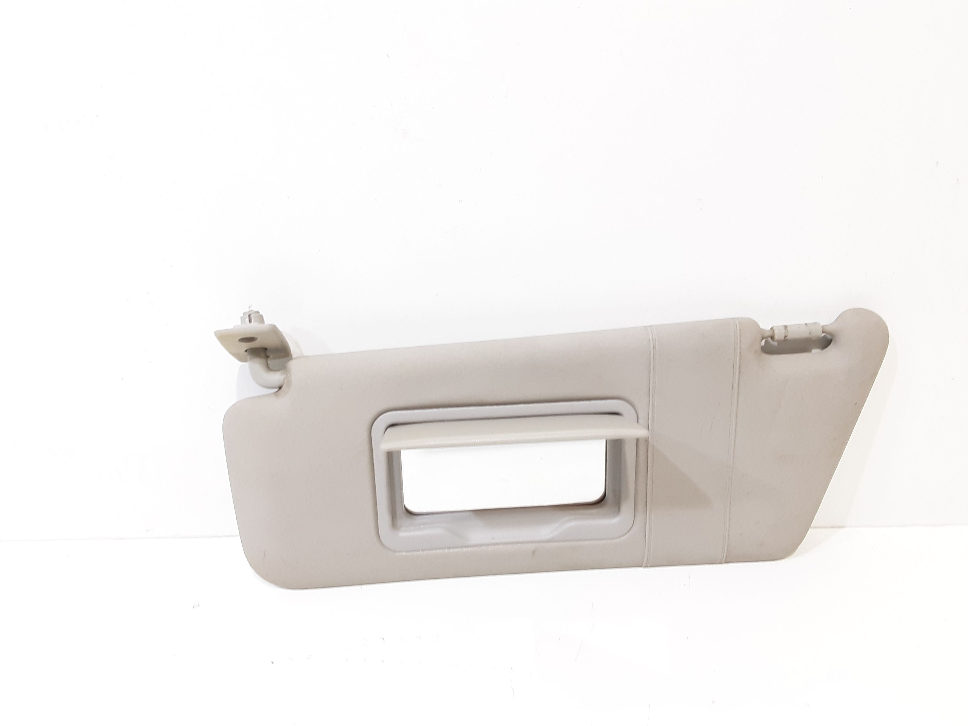 Aletta Parasole Parabrezza Sinistro A1688100110 Usato