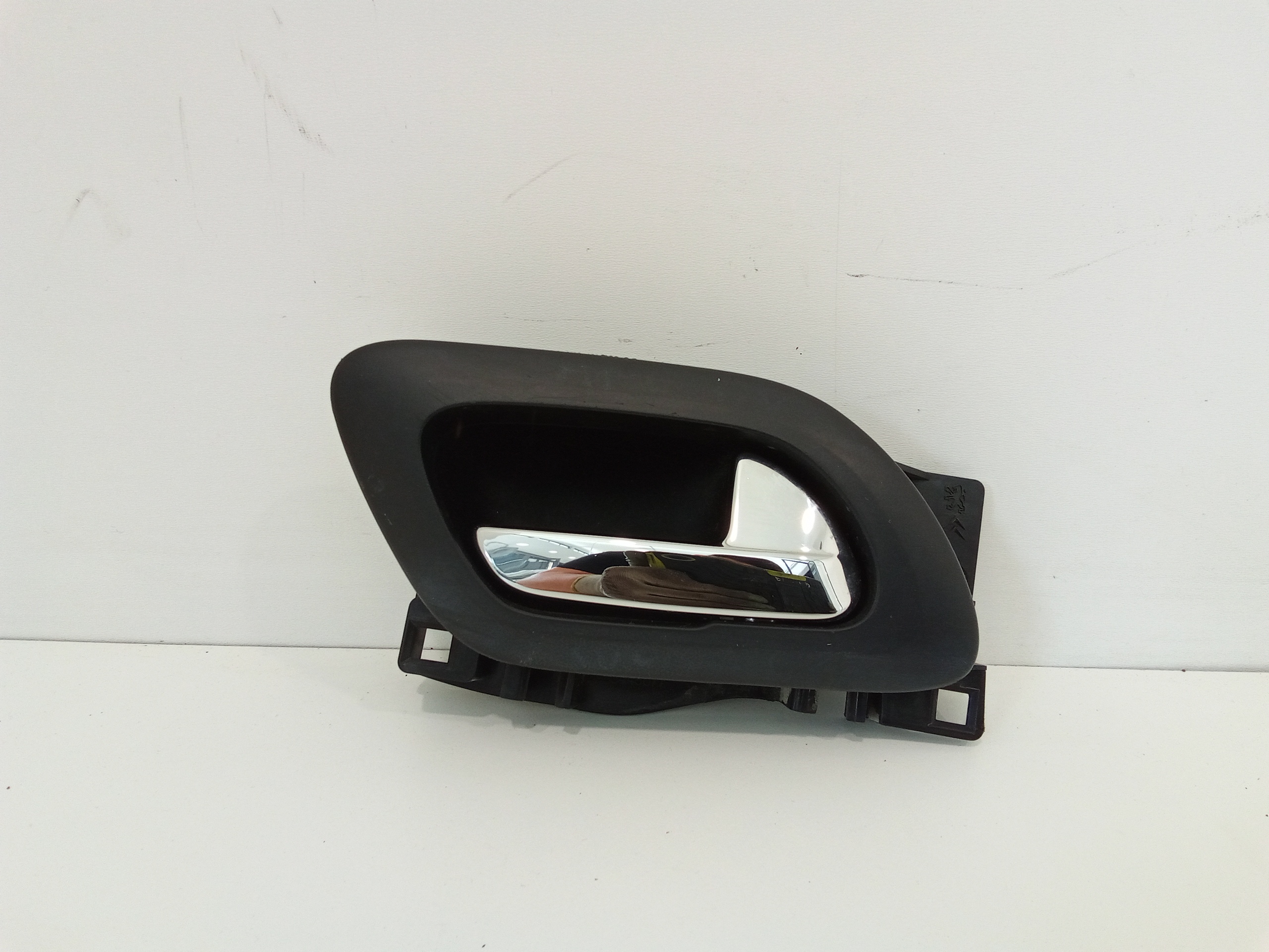 Maniglia Int. Apertura Porta Ant. Destro Usato