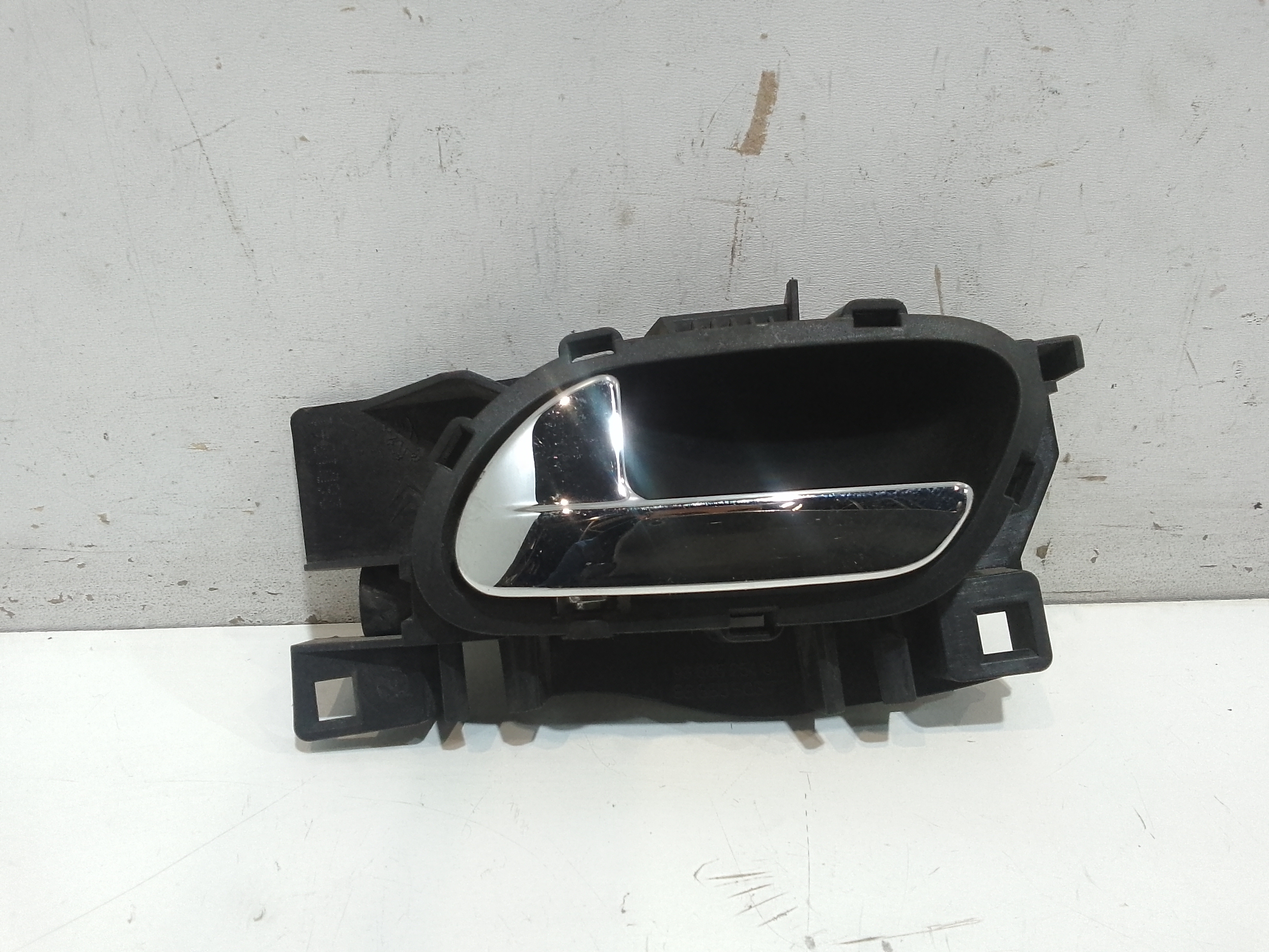 Maniglia Int. Apertura Porta Ant. Sinistro 9143Q1 Usato