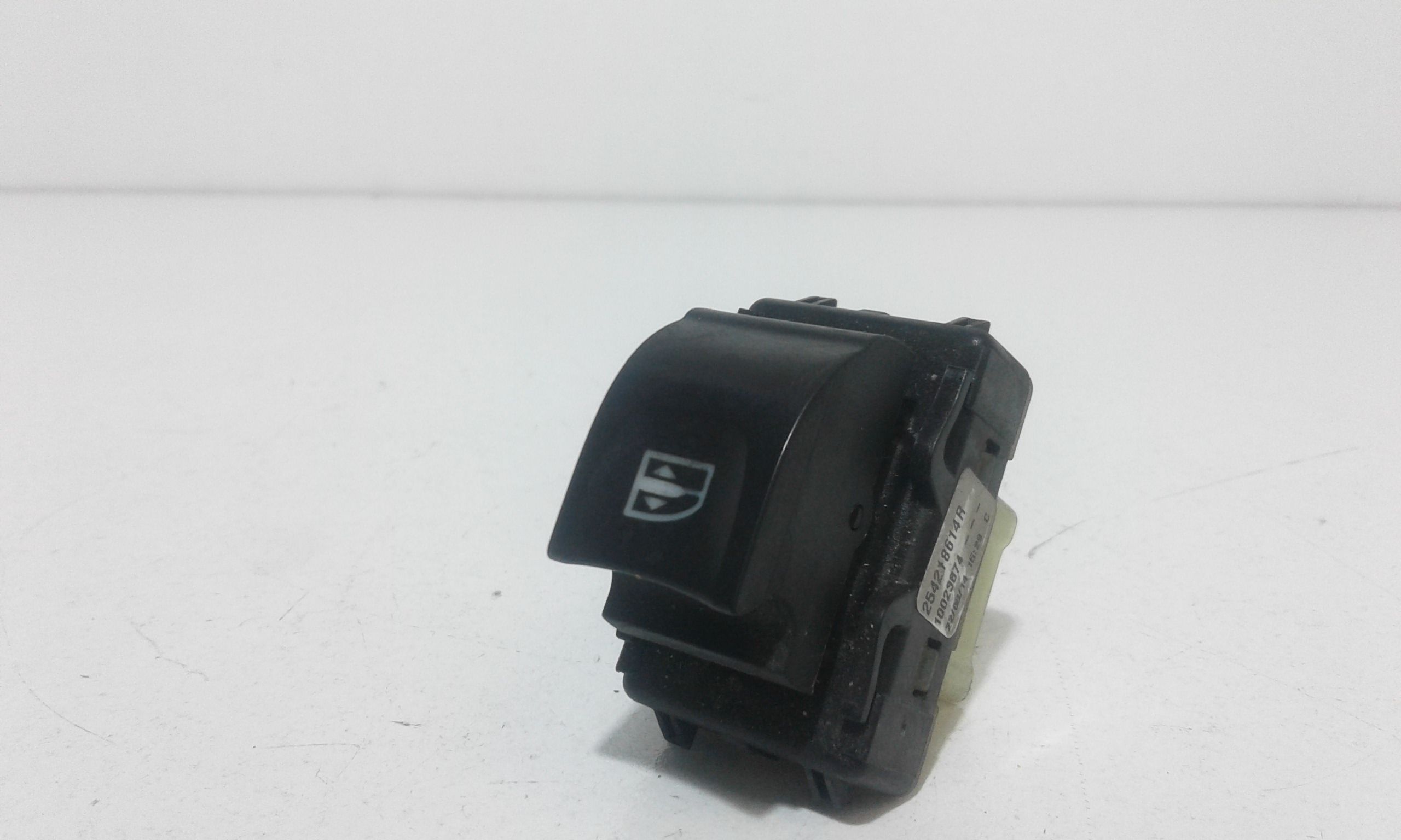 Interruttore Alzacristalli Porta Ant. Destro 254118722R Usato