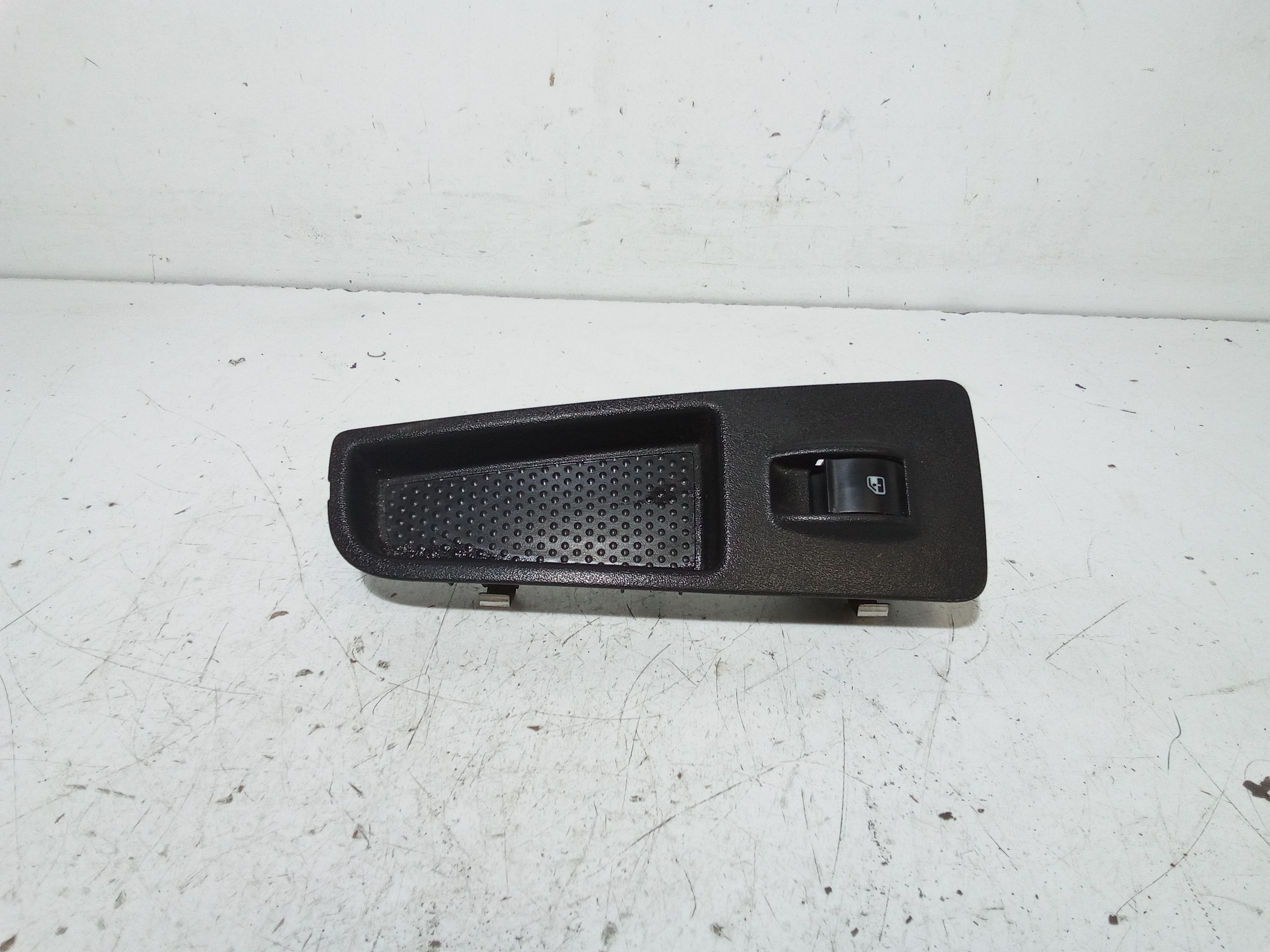 Interruttore Alzacristalli Porta Ant. Destro Usato