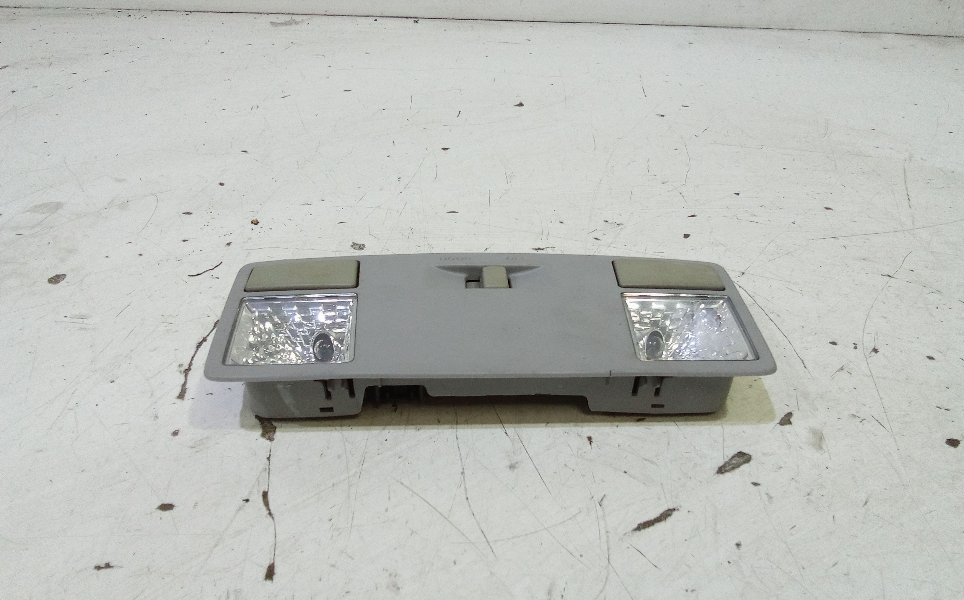 Luce Cortesia Ant. Tetto GJ6A6997030 Usato