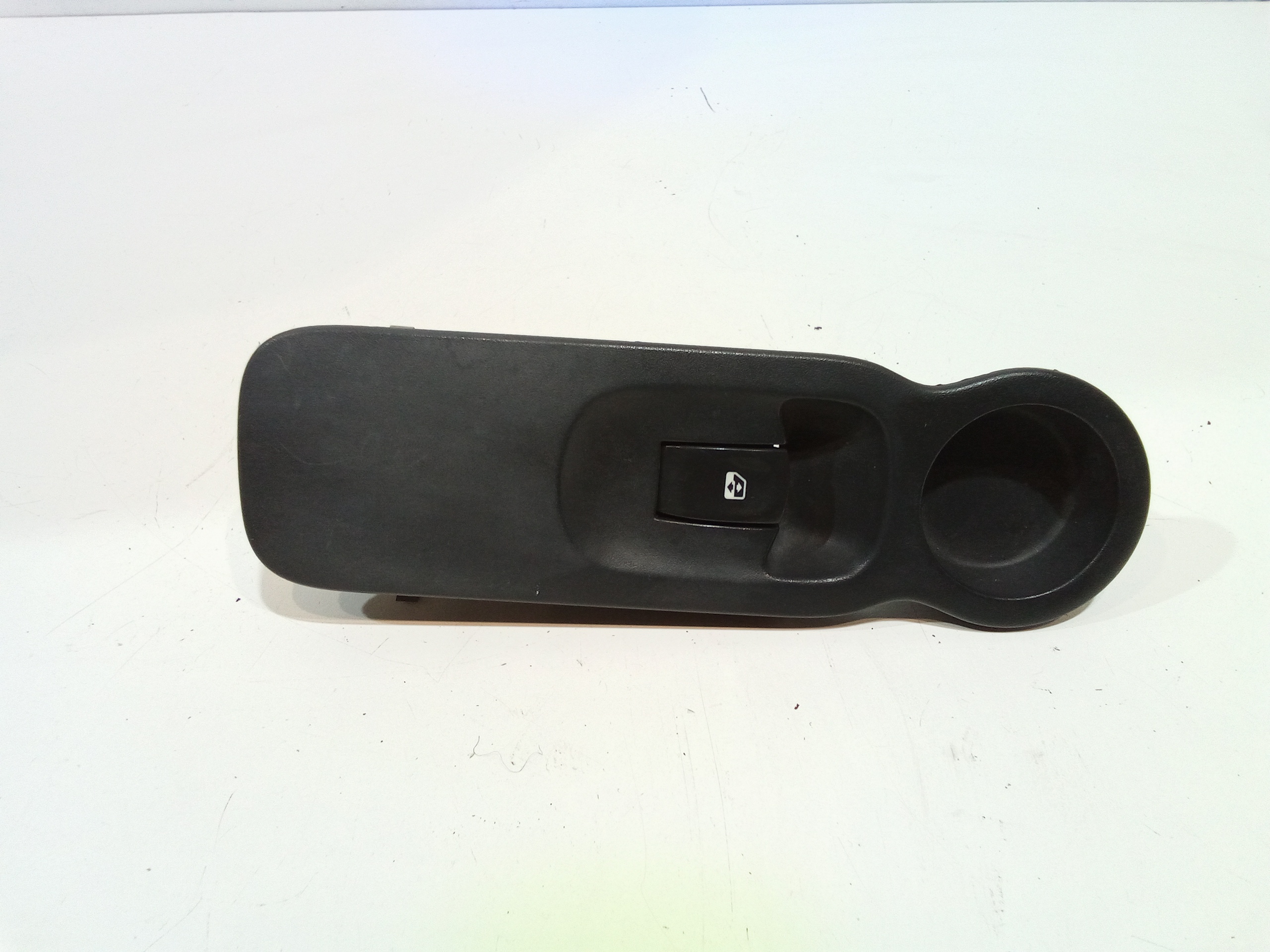 Interruttore Alzacristalli Porta Ant. Destro 8200214936 Usato