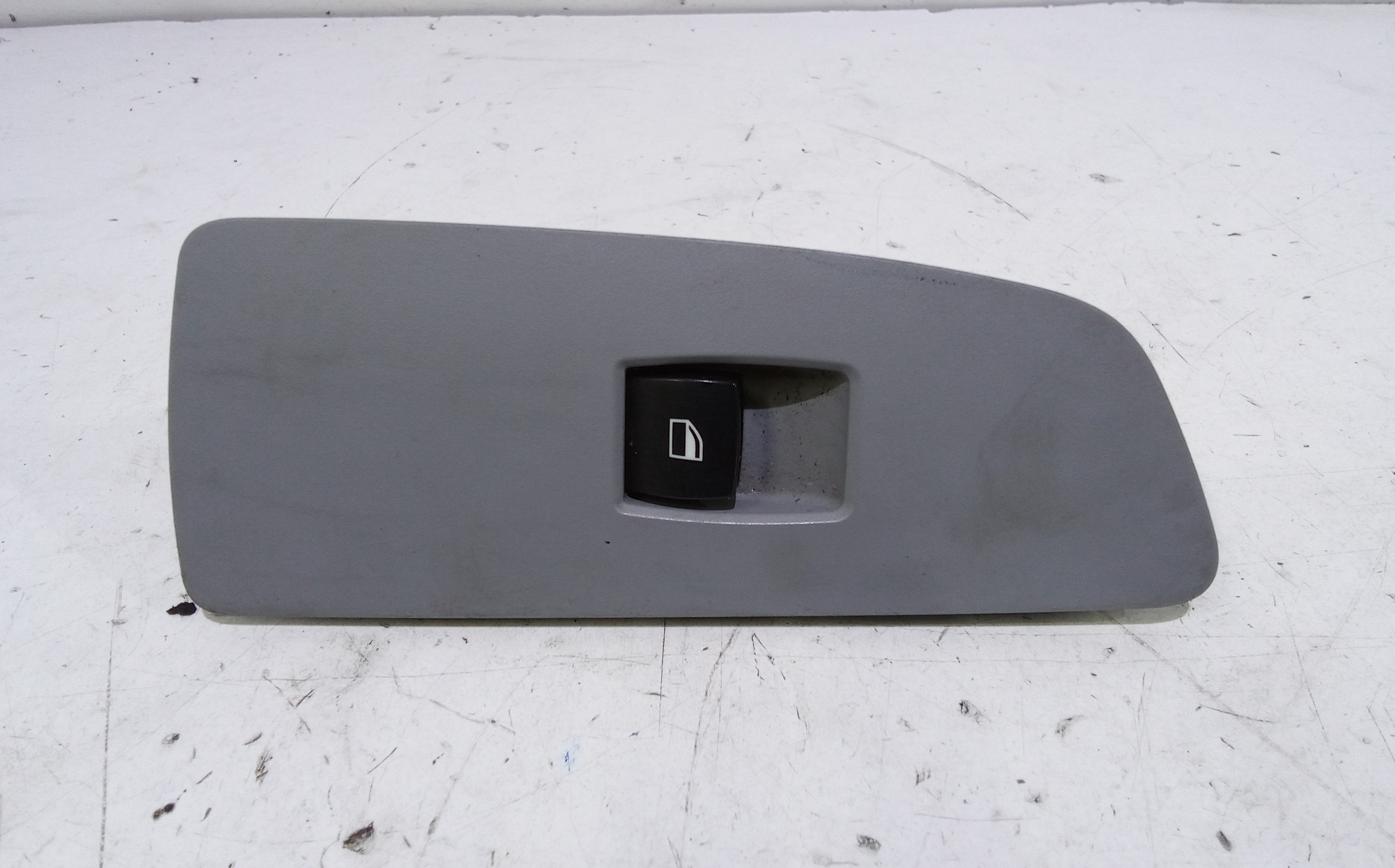 Interruttore Alzacristalli Porta Ant. Destro Usato