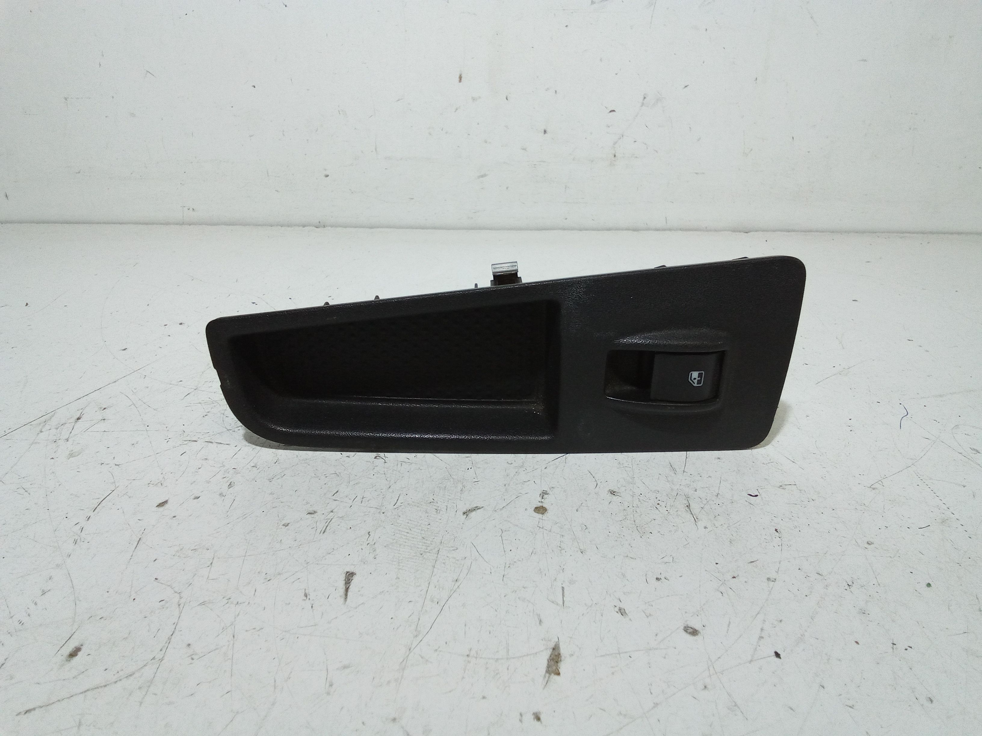 Interruttore Alzacristalli Porta Ant. Destro Usato