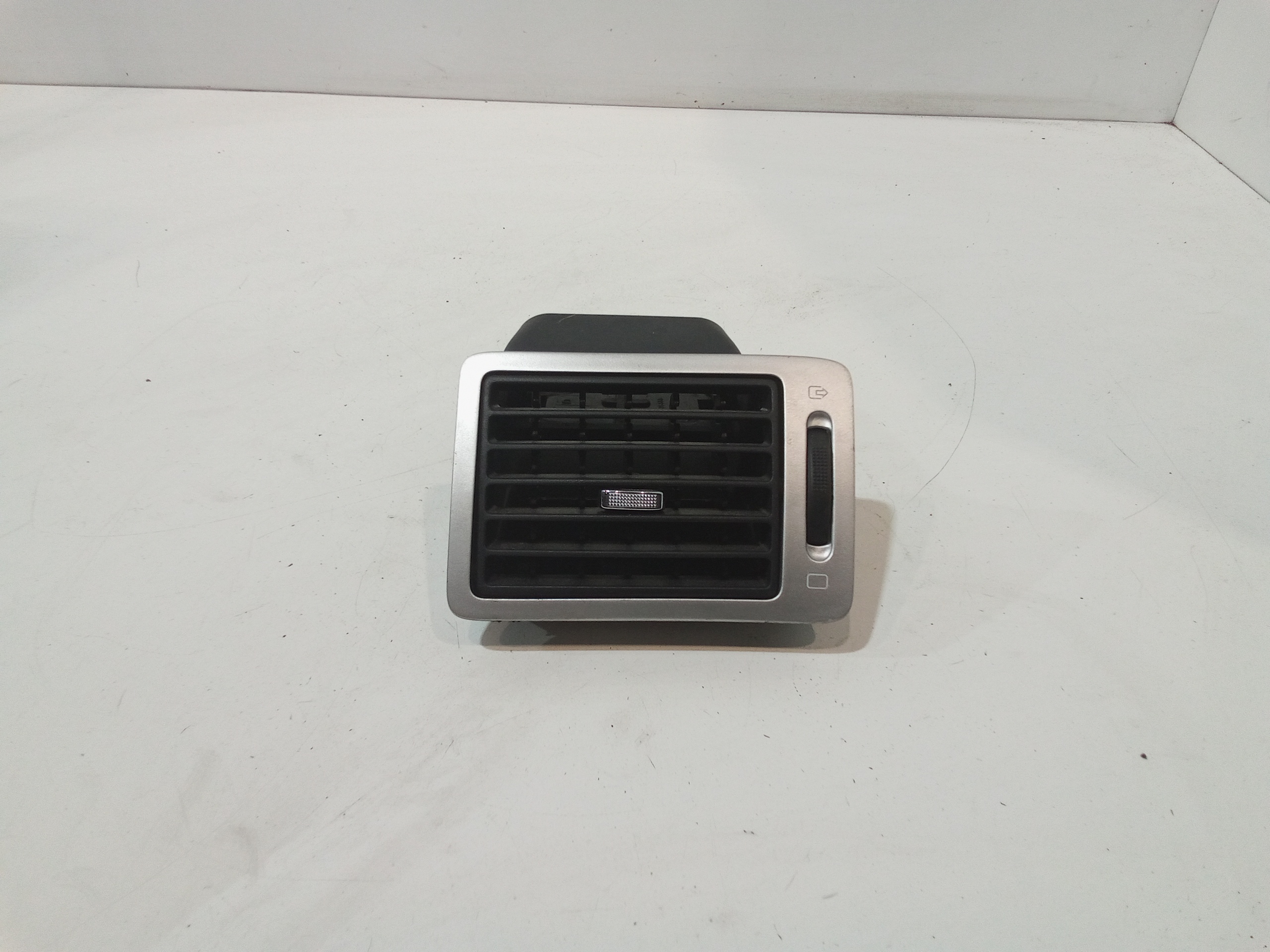 Condotto Aria Bocchette Lat. Cruscotto Destro Usato