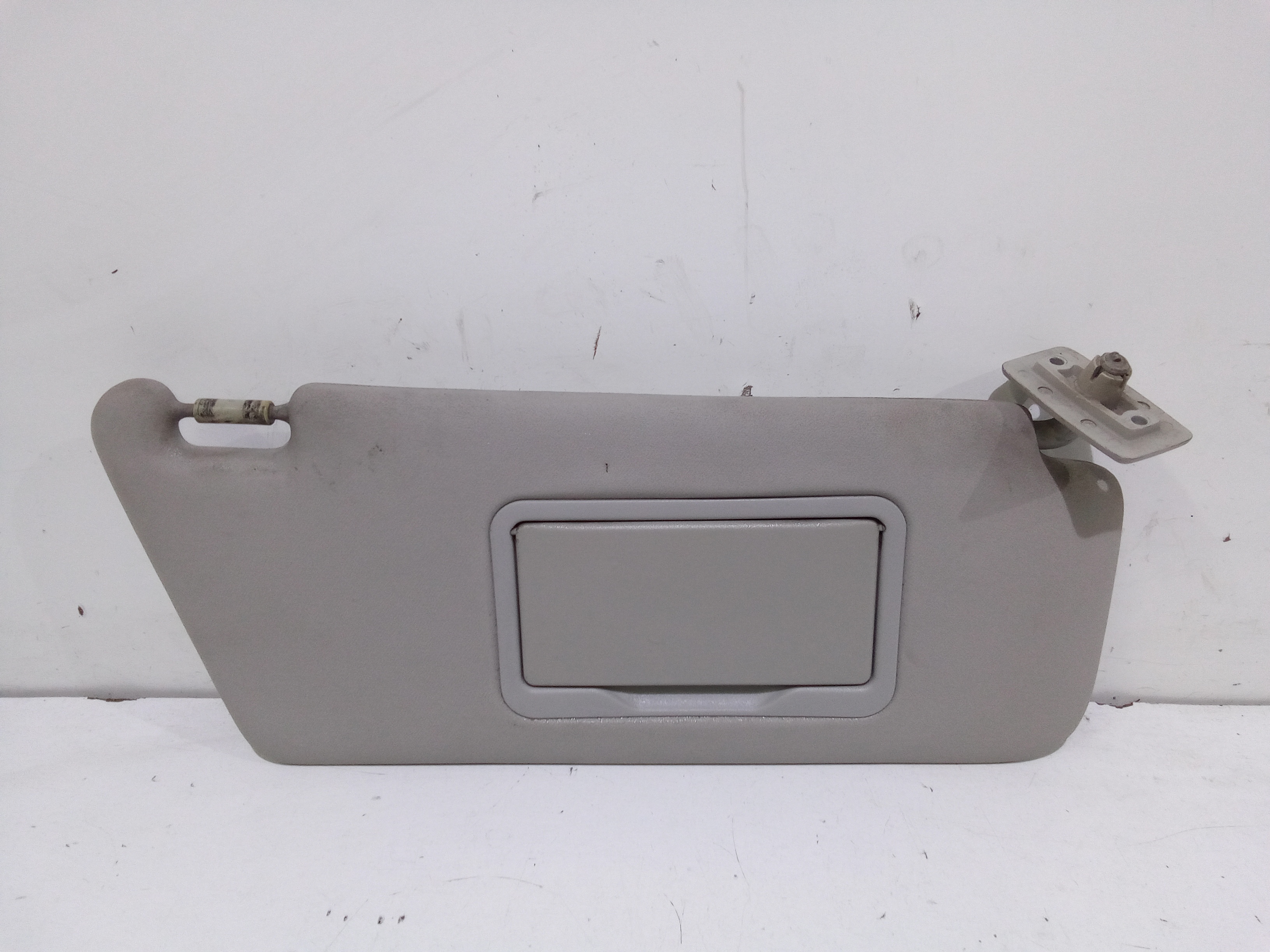 Aletta Parasole Parabrezza Destro A1688100410 Usato