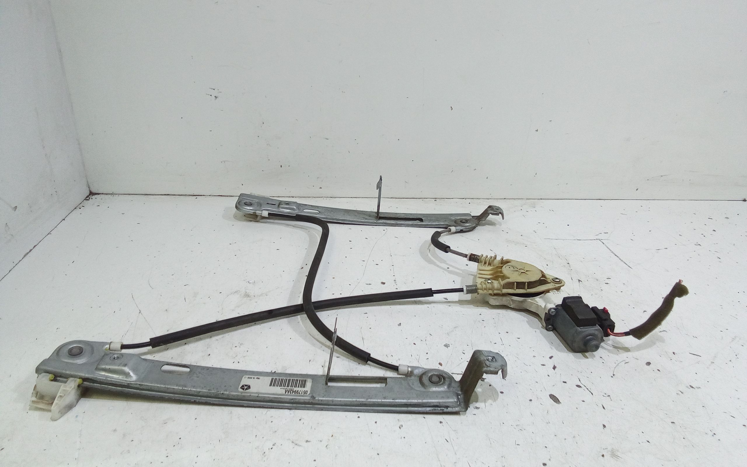 Alzacristallo Porta Ant. Sinistro K68022119AA Usato