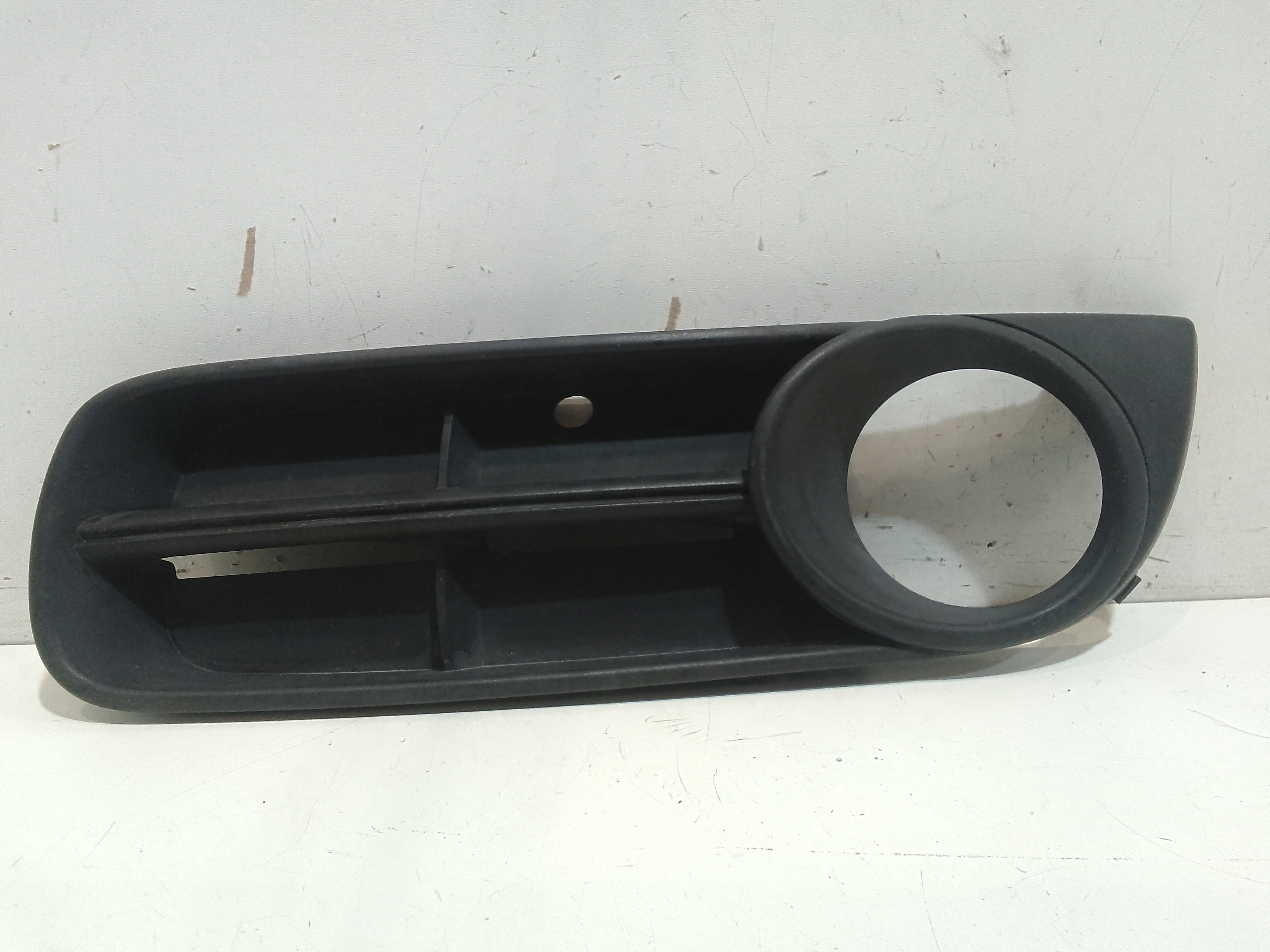 Griglia Paraurti Ant. 5J0853677C9B9 Usato