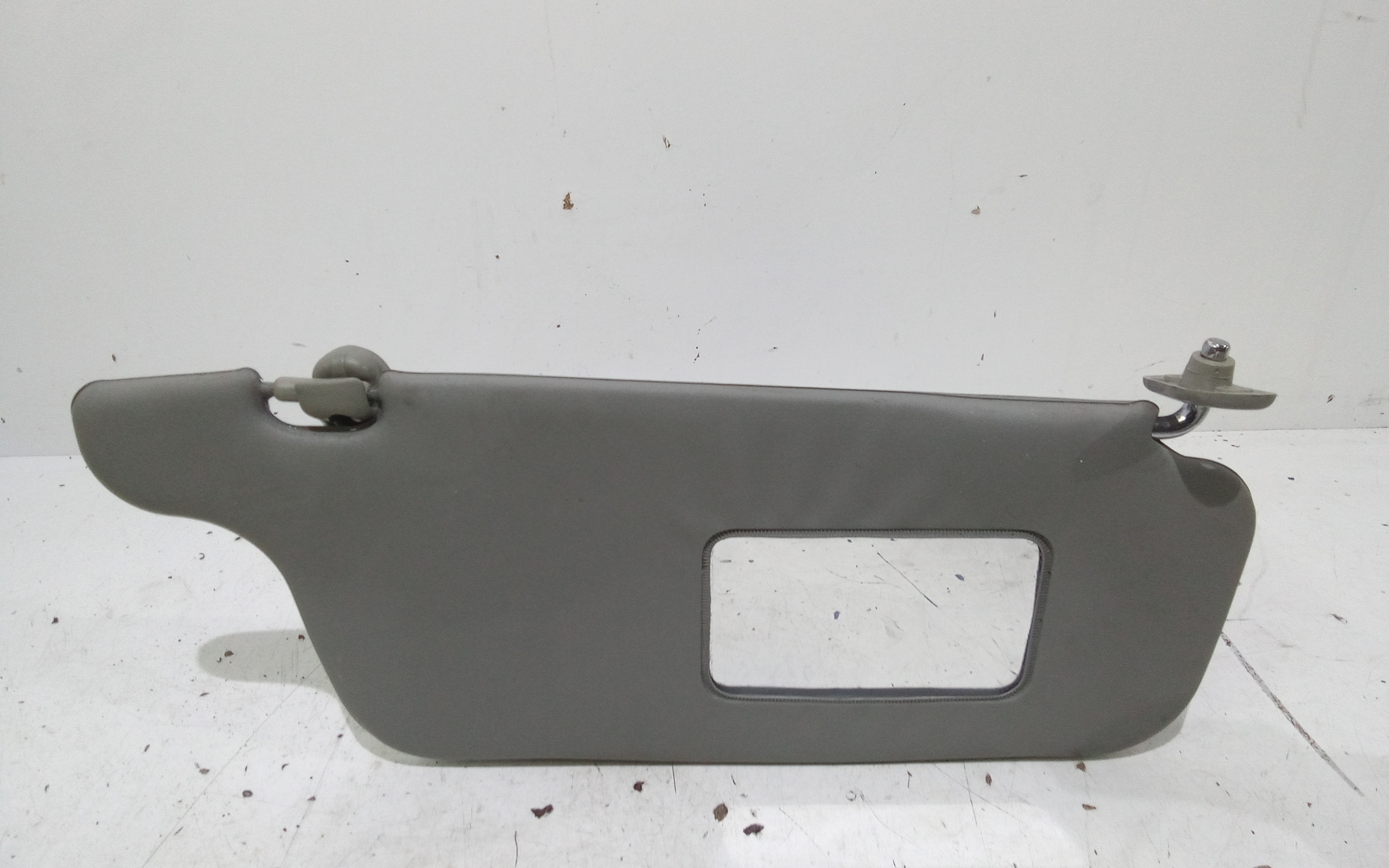 Aletta Parasole Parabrezza Destro 8520202500OB Usato