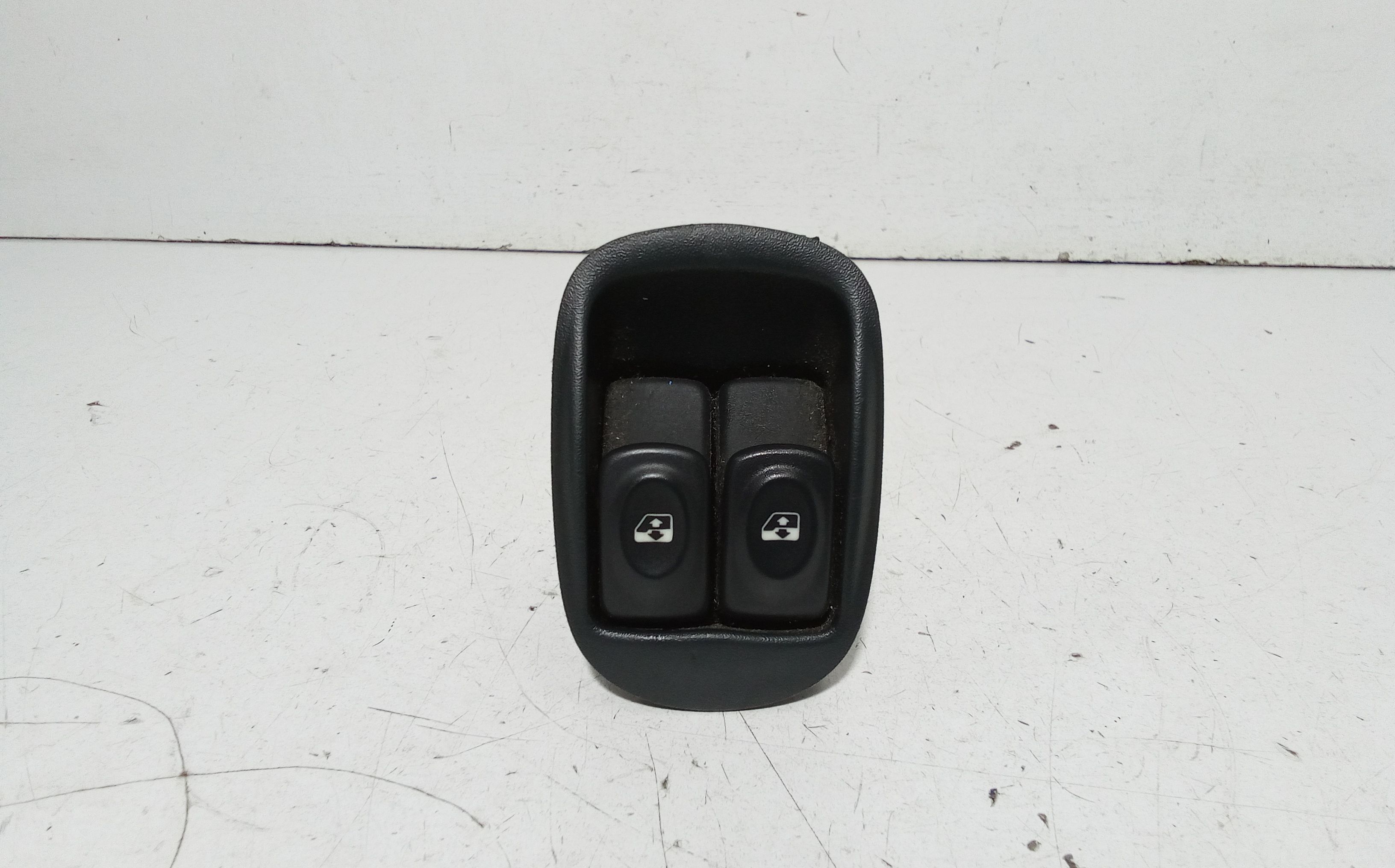 Interruttore Alzacristalli Porta Ant. Sinistro Usato