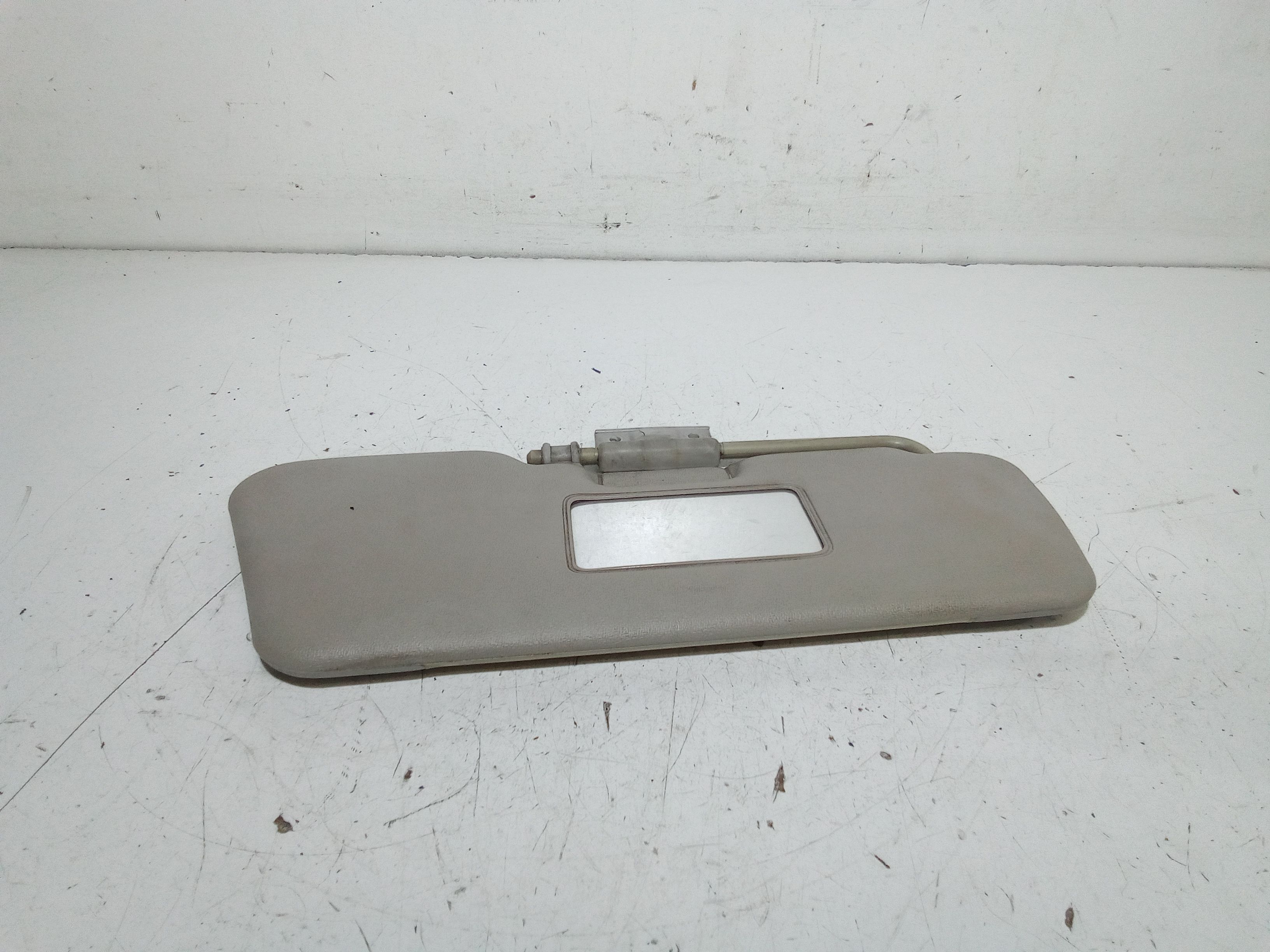 Aletta Parasole Parabrezza Destro 735244339 Usato