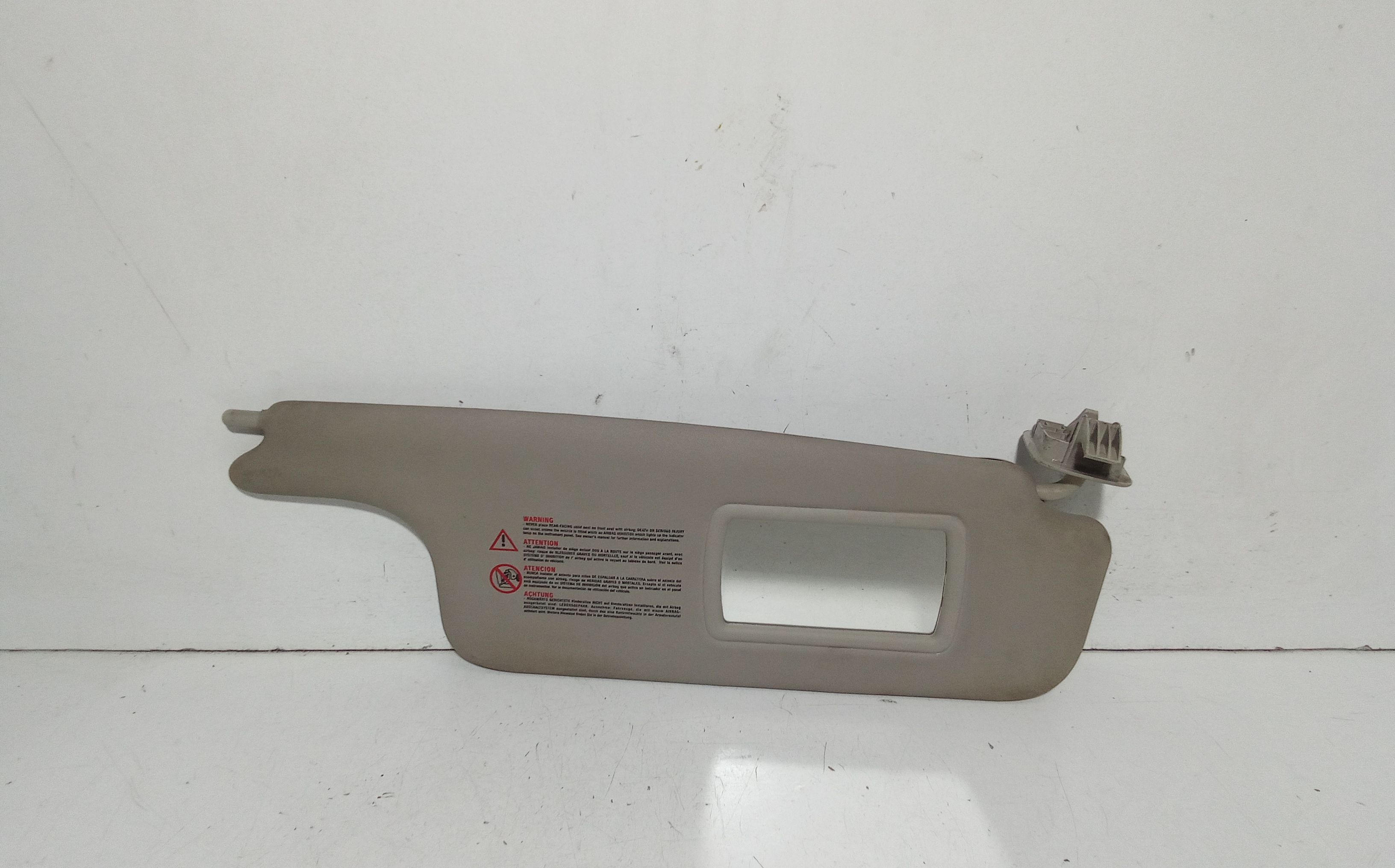 Aletta Parasole Parabrezza Destro 8200246819 Usato