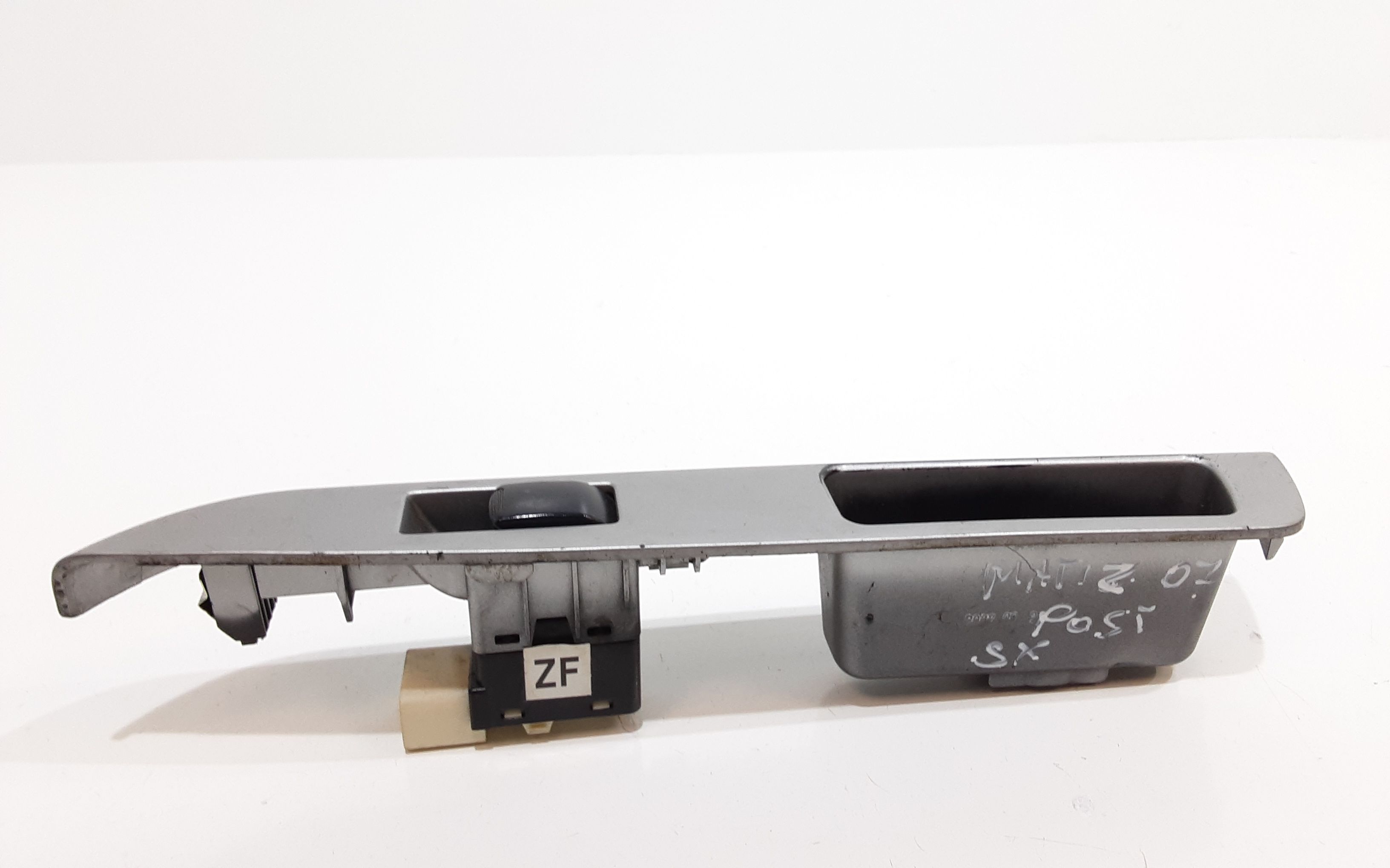 Interruttore Alzacristalli Porta Post. Sinistro 96602520 Usato