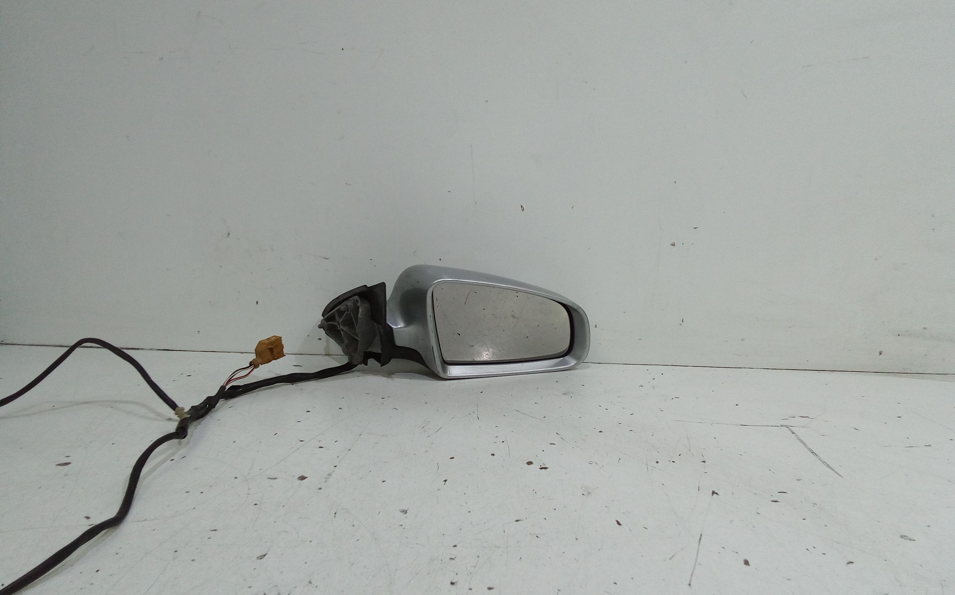 Retrovisore Est. Destro Usato