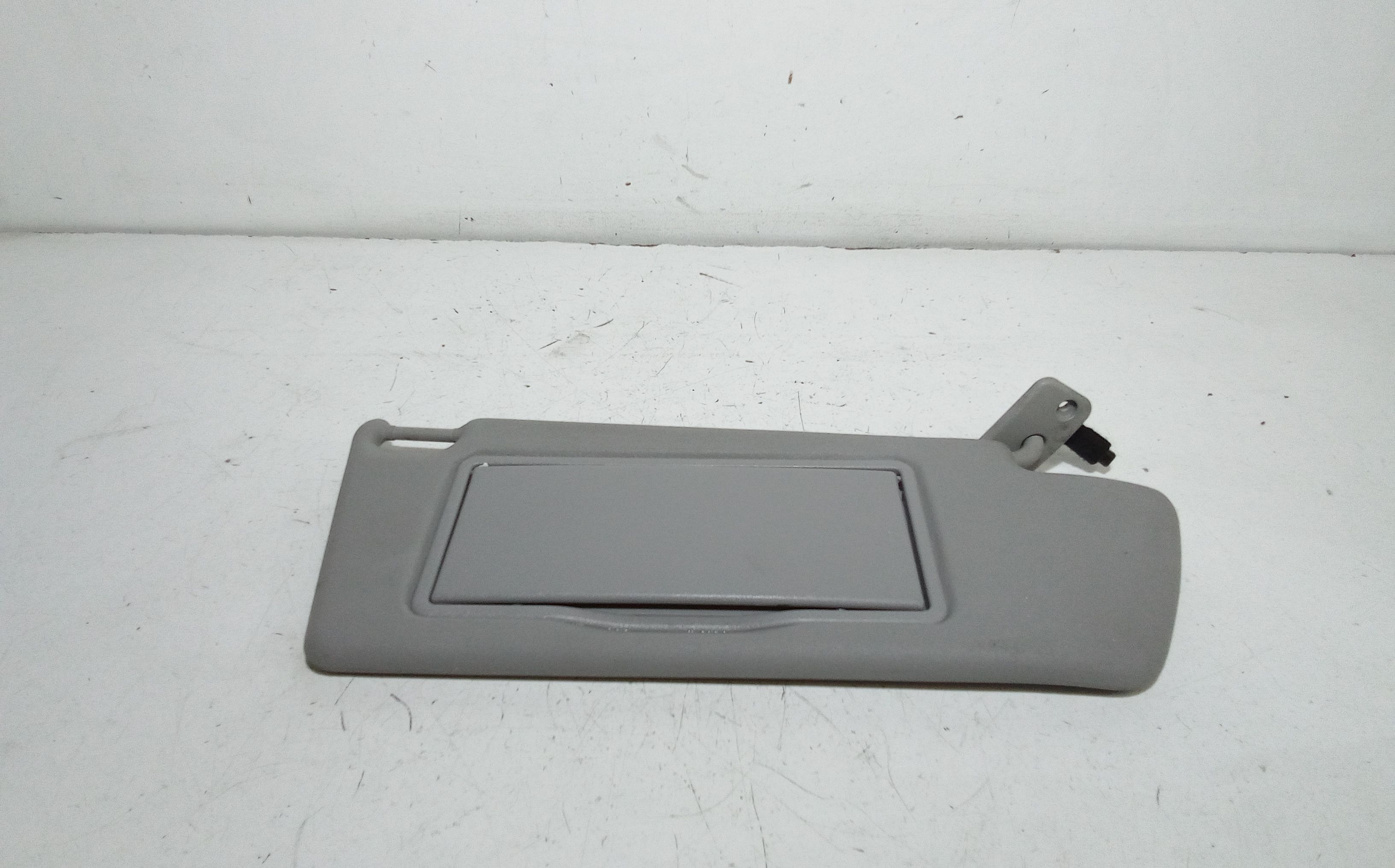 Aletta Parasole Parabrezza Destro 13234247 Usato