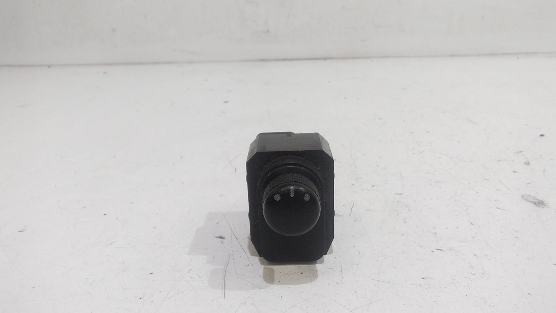 Interruttore Regolazione Retrovisore Est. 3795062J00000 Usato