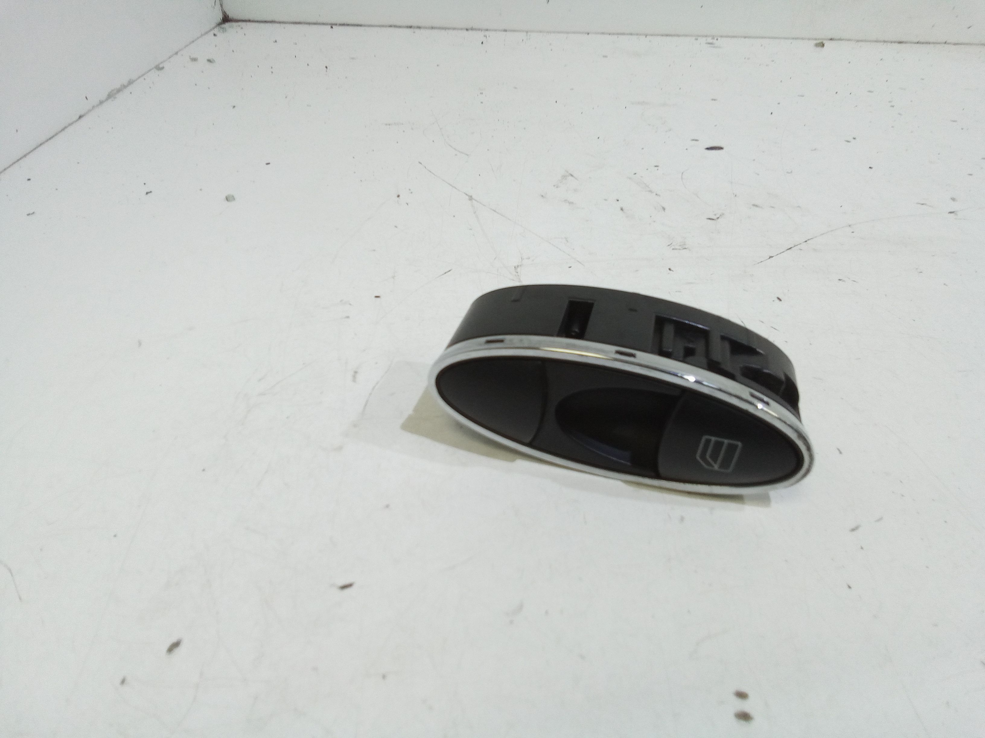 Interruttore Alzacristalli Porta Post. Sinistro A21182029107167 Usato