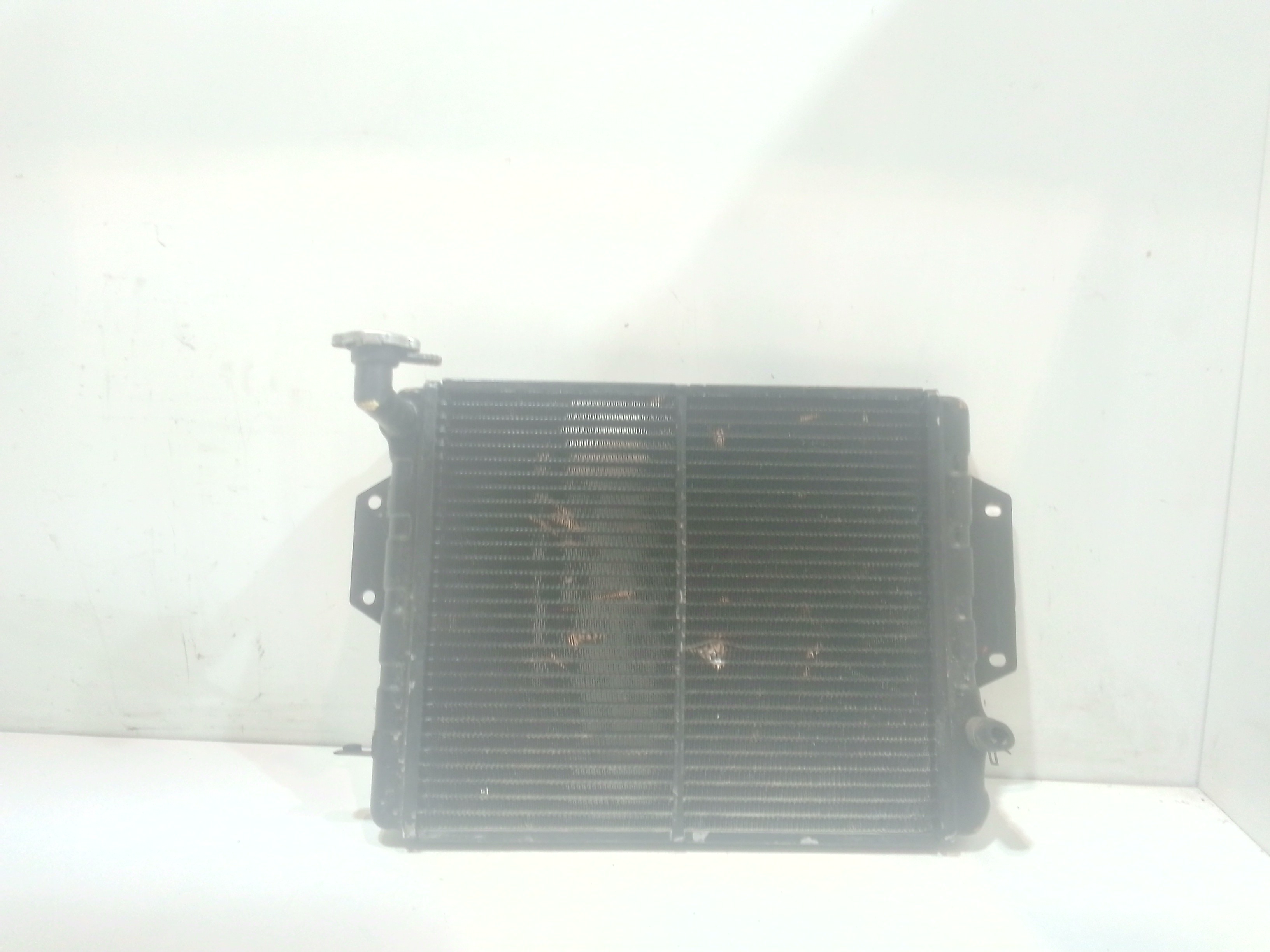 Radiatore 1640087Z21000 Usato