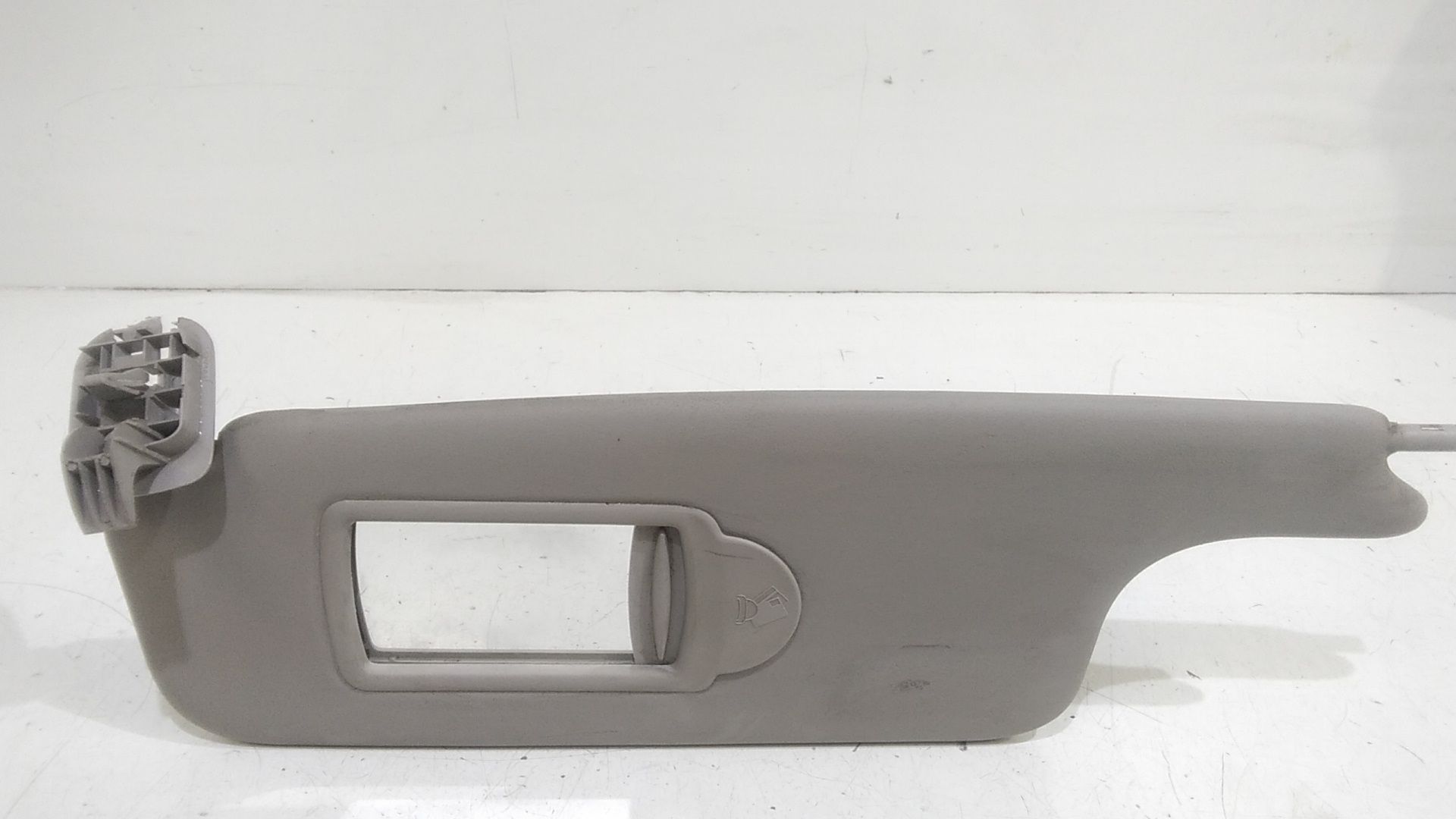 Aletta Parasole Parabrezza Sinistro 8200246823 Usato