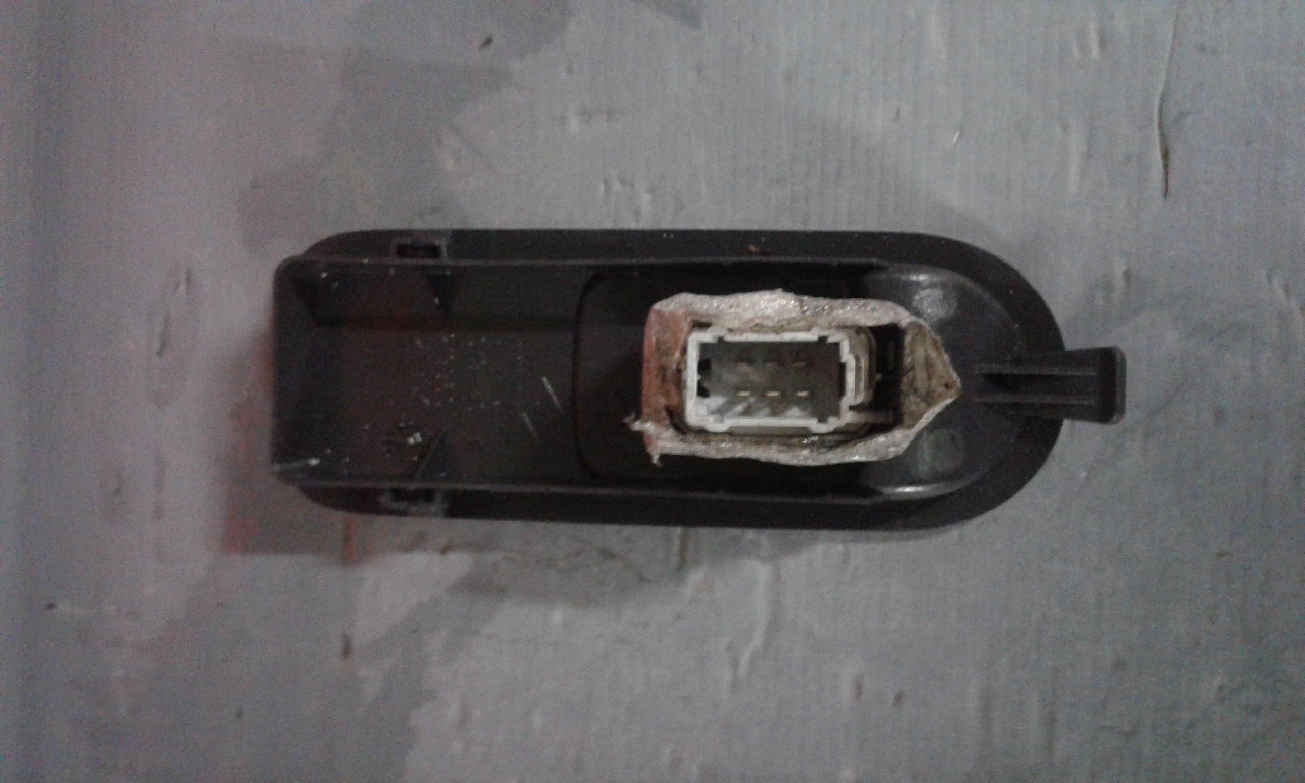 Interruttore Alzacristalli Porta Ant. Destro 8200220511 Usato