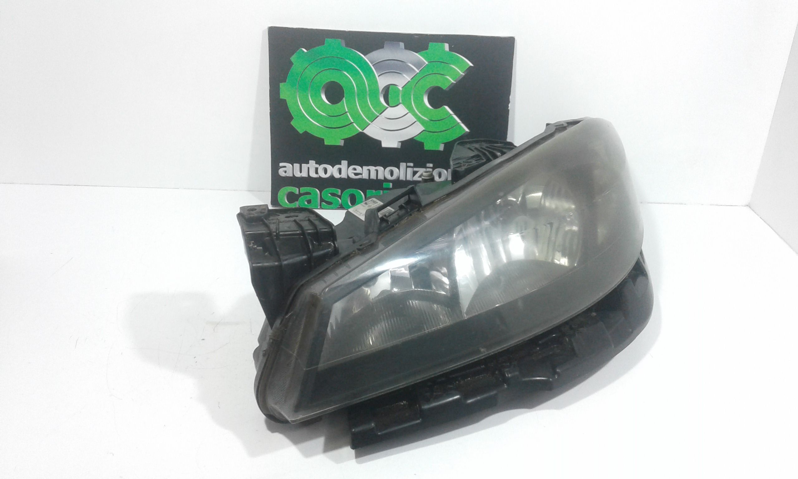 Proiettore Sinistro 260604235R Usato