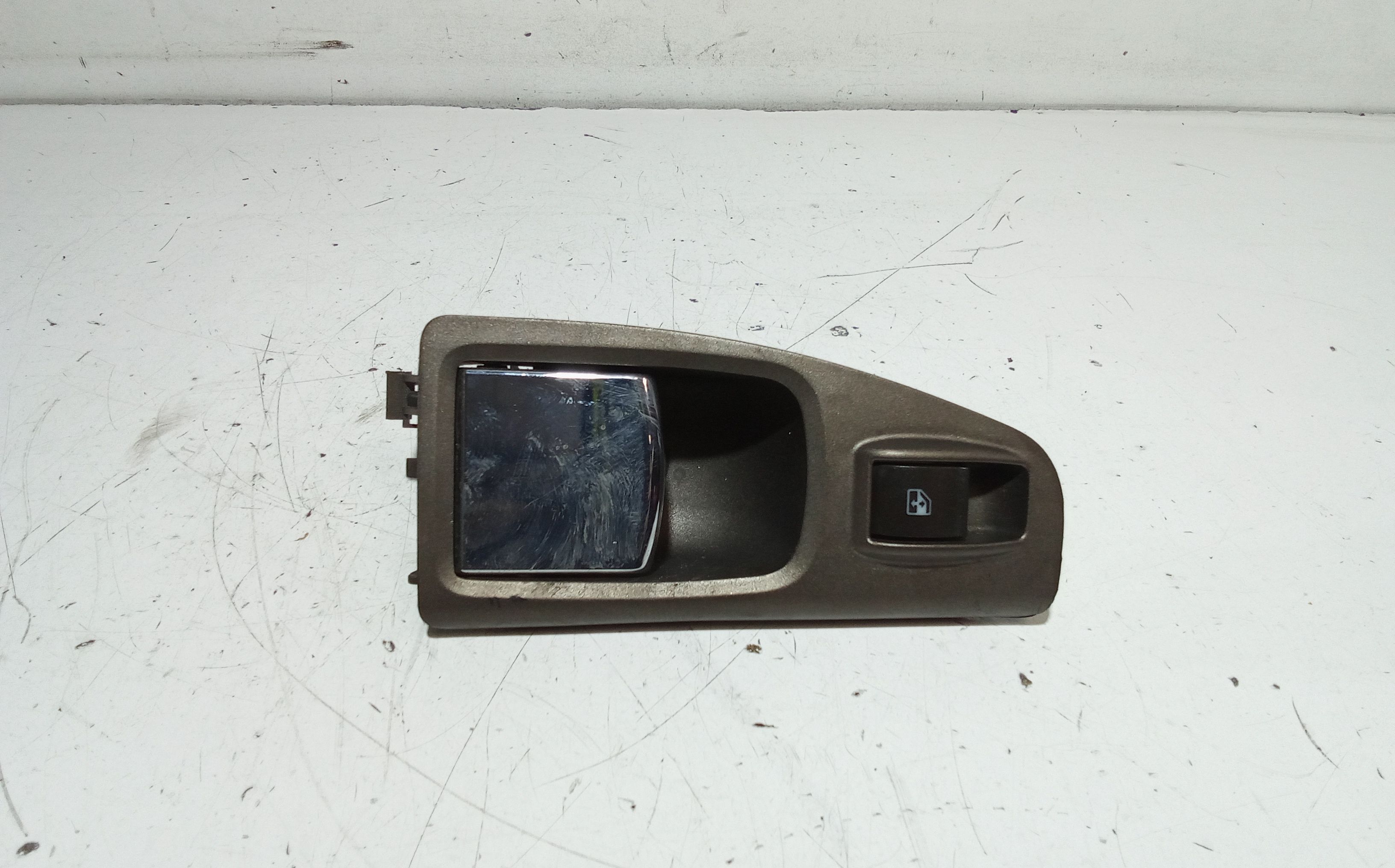 Interruttore Alzacristalli Porta Post. Sinistro Usato