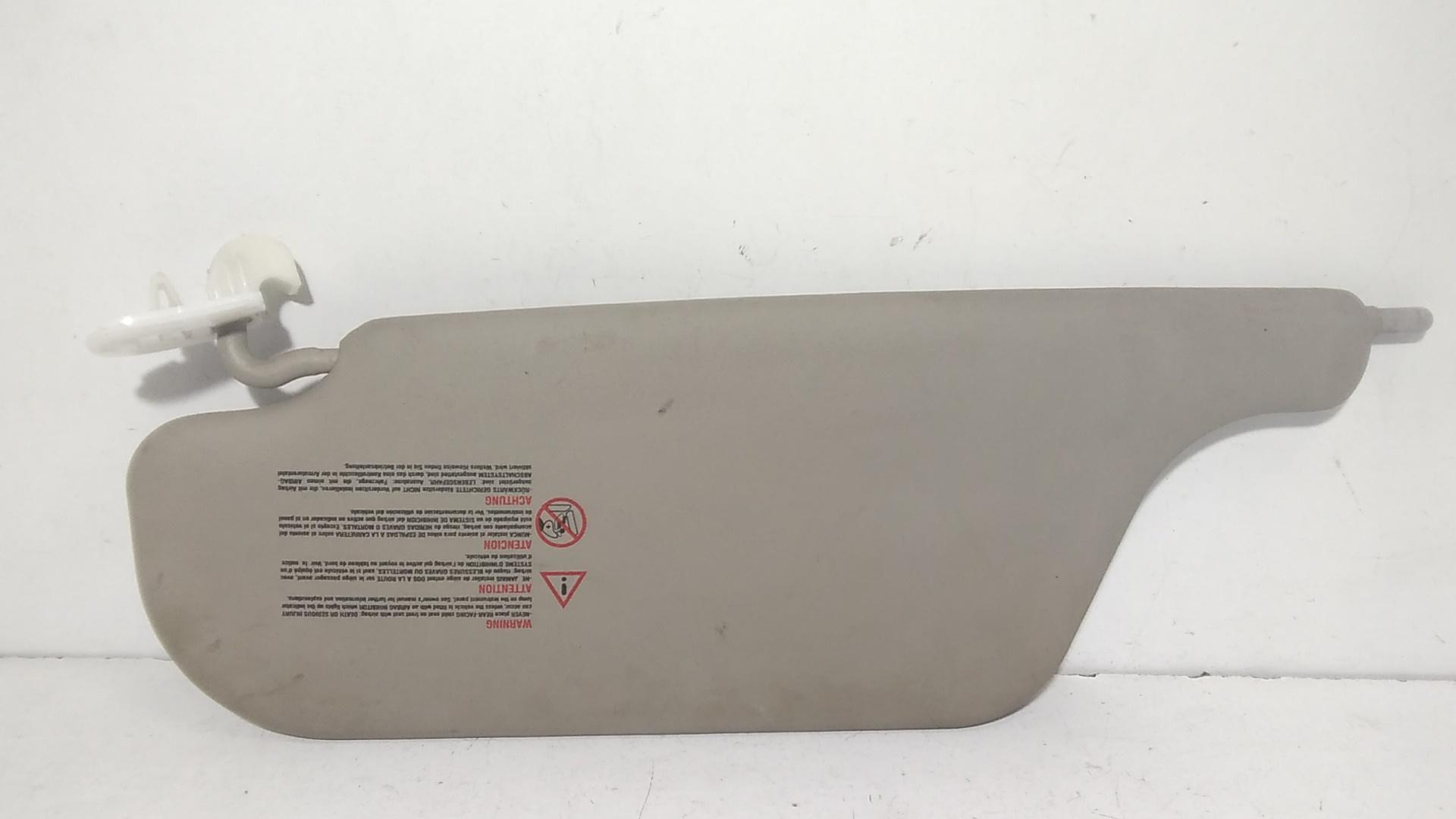 Aletta Parasole Parabrezza Destro 8200294229 Usato