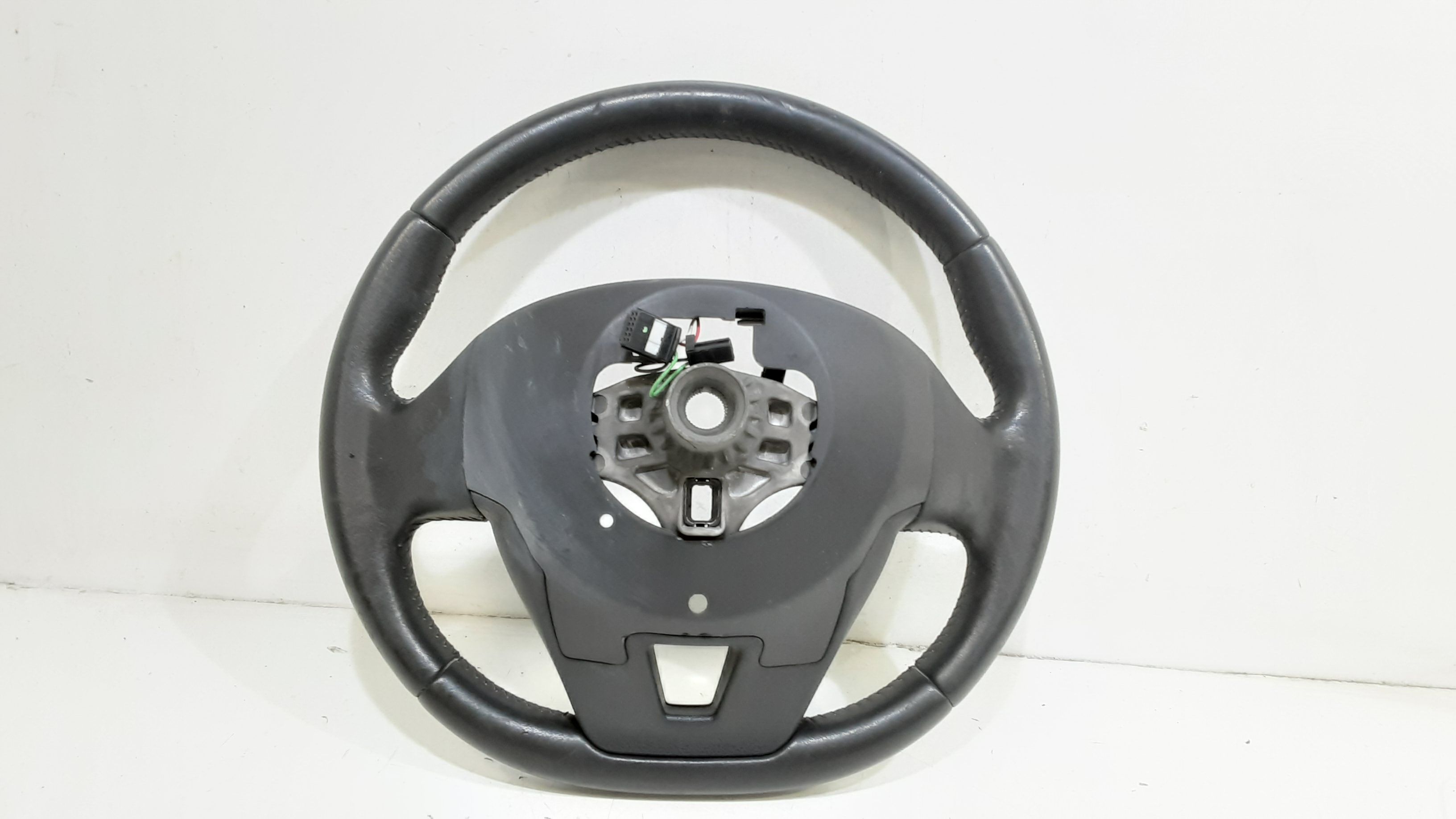 Volante 484300001R Usato